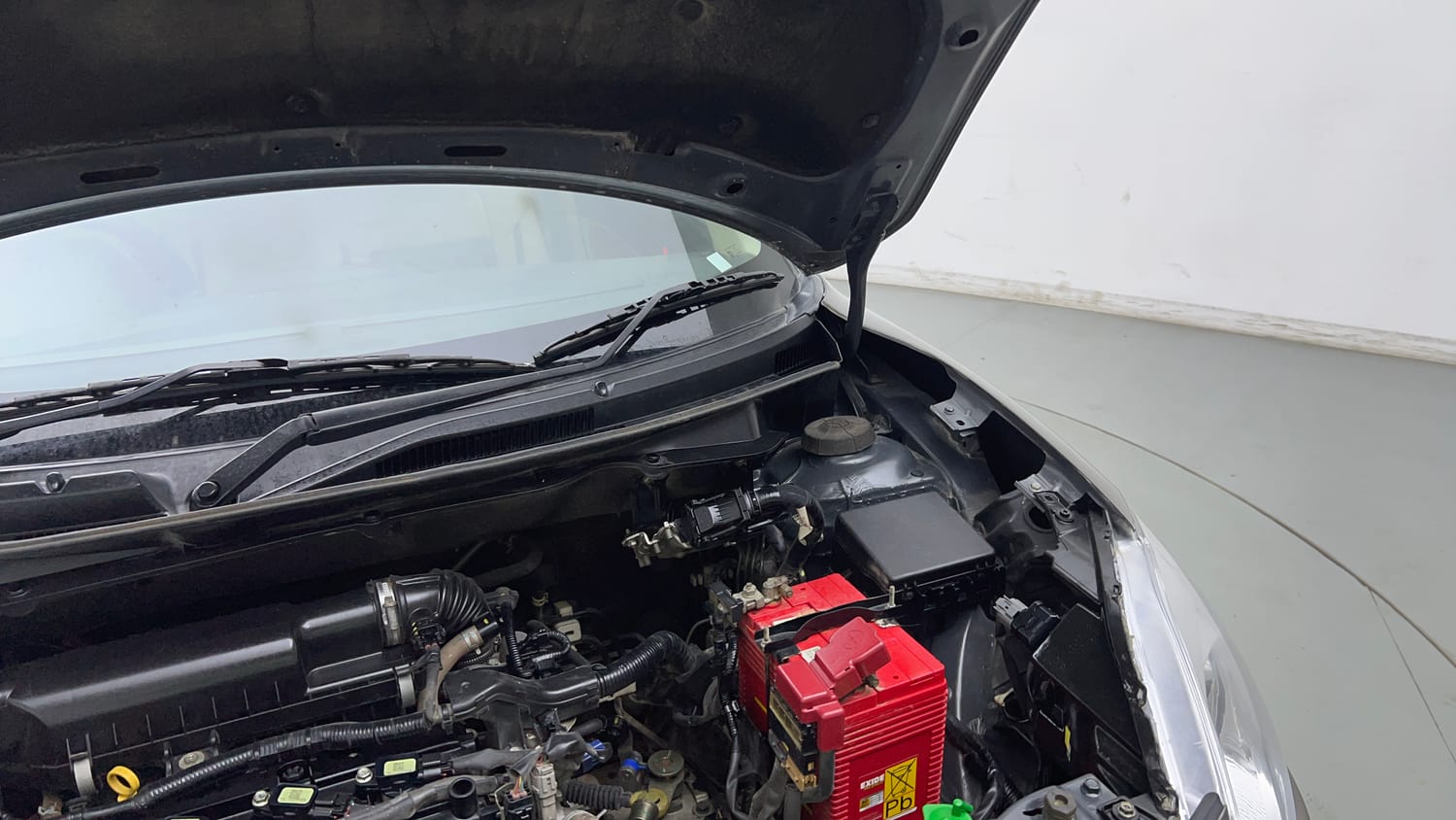Used 2020 Maruti Suzuki Dzire VXi Petrol Manual engine ENGINE LEFT SIDE HINGE & APRON VIEW
