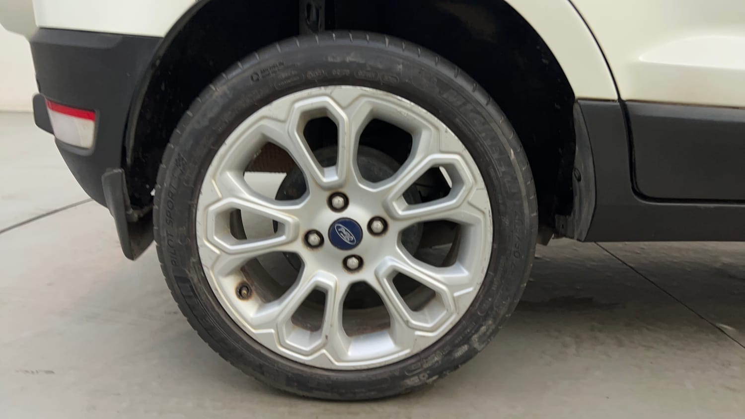 Used 2018 Ford EcoSport Titanium + 1.5L Ti-VCT AT Petrol Automatic tyres RIGHT REAR TYRE RIM VIEW