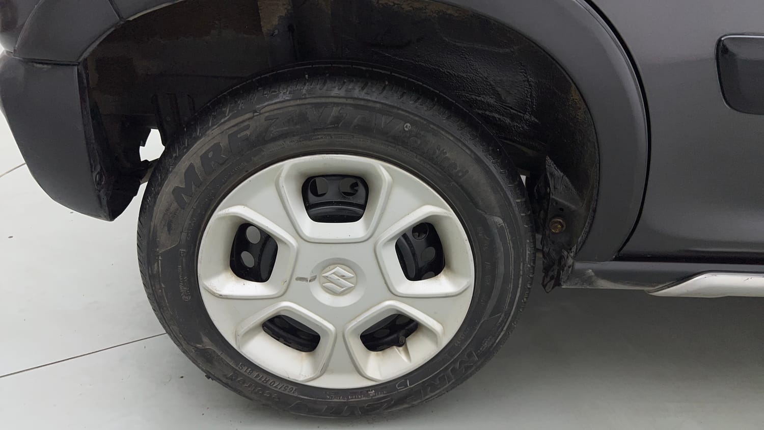 Used 2019 Maruti Suzuki S-Presso VXi Plus AMT Petrol Automatic tyres RIGHT REAR TYRE RIM VIEW