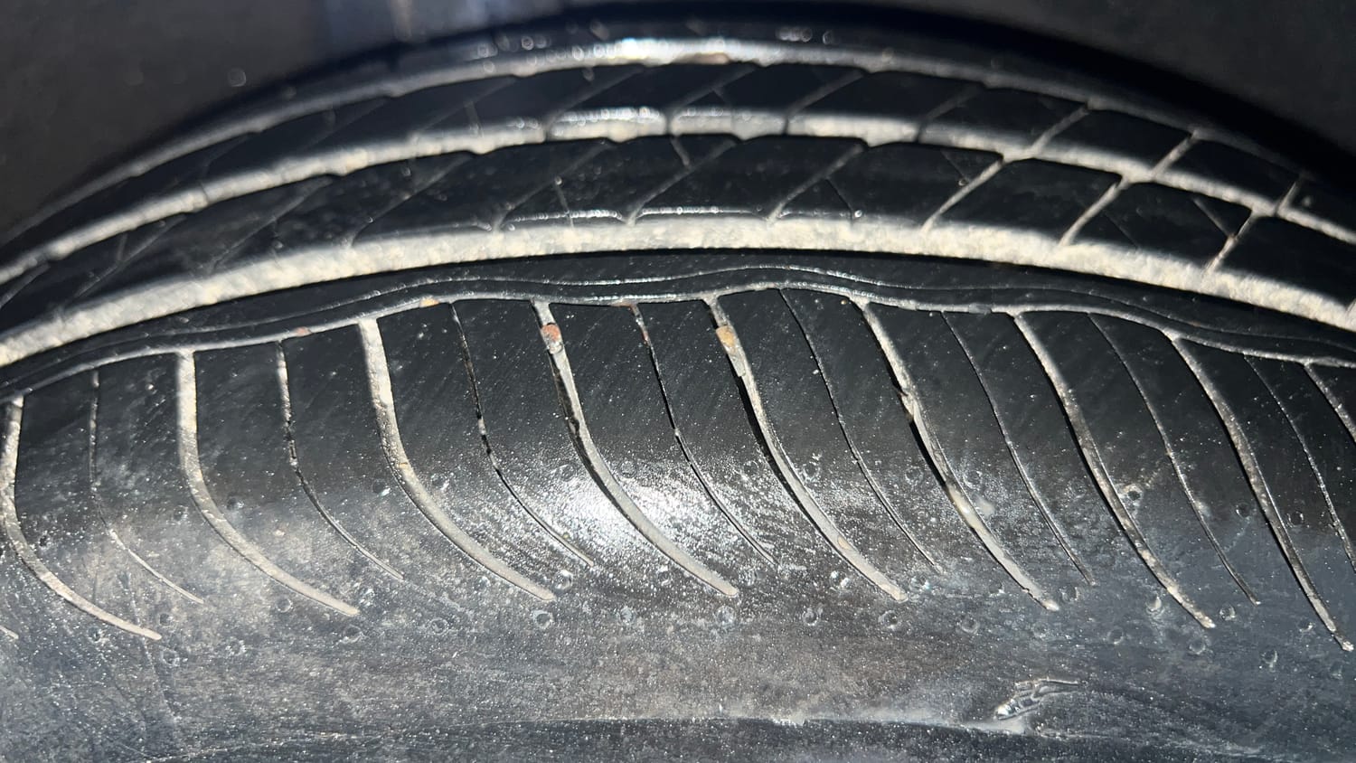 Used 2016 Maruti Suzuki Baleno Delta 1.2 Petrol Manual tyres RIGHT REAR TYRE TREAD VIEW