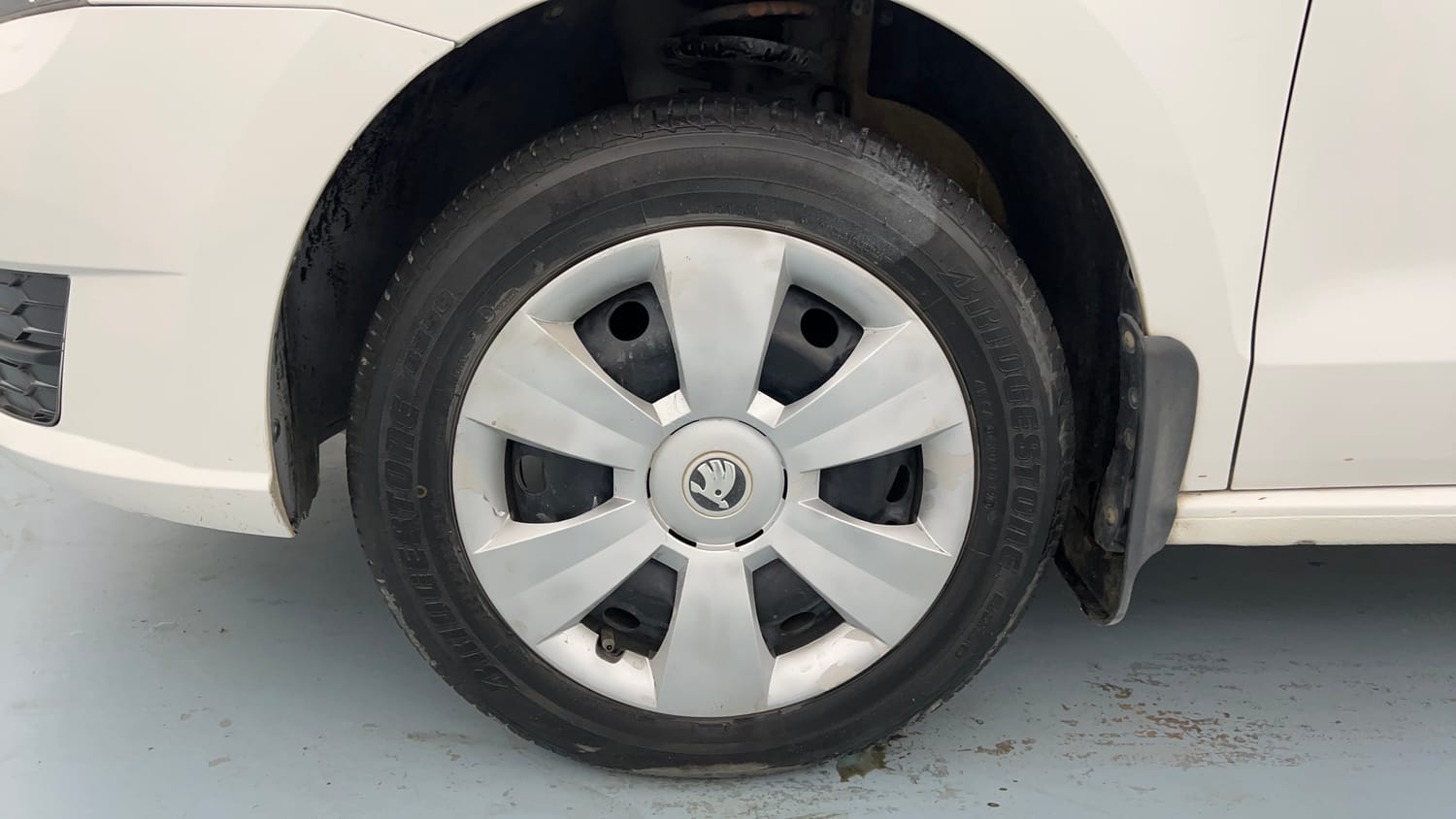 Used 2020 Skoda Rapid Active 1.0 TSI MT Petrol Manual tyres LEFT FRONT TYRE RIM VIEW