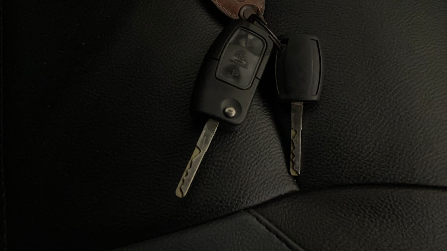 Used 2016 Ford EcoSport Ambiente 1.5L TDCi Diesel Manual extra CAR KEY VIEW