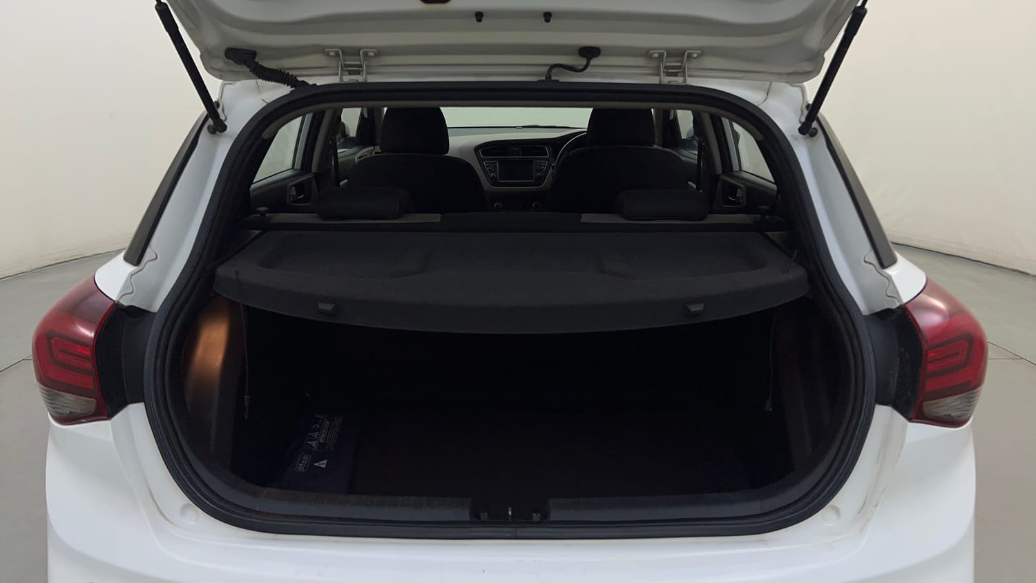Used 2019 Hyundai Elite i20 Asta 1.2 (O) Petrol Manual interior DICKY INSIDE VIEW
