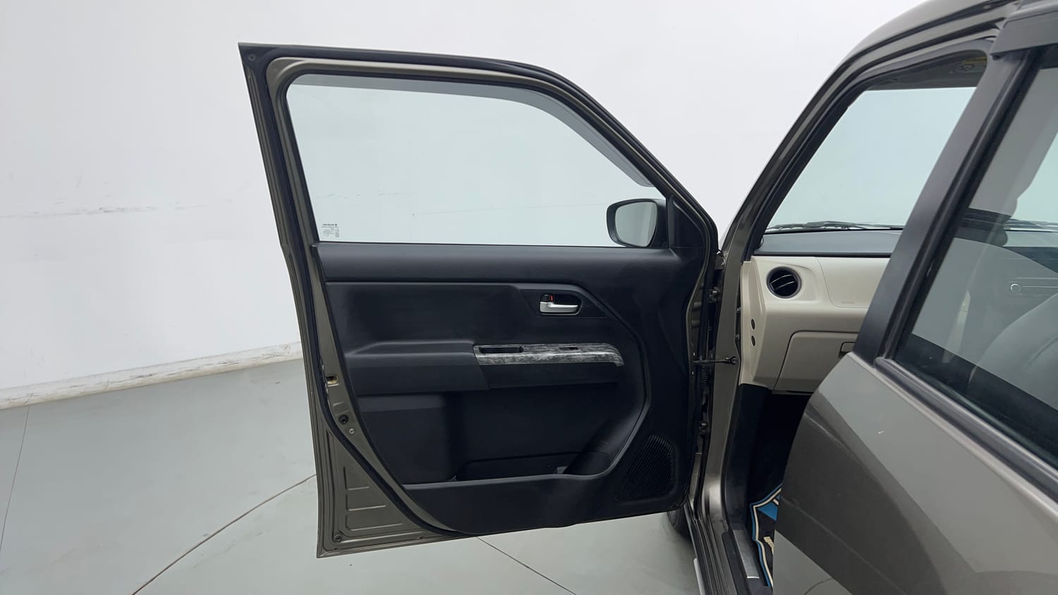 Used 2020 Maruti Suzuki Wagon R 1.0 VXi (O) 1.0 AMT Petrol Automatic interior LEFT FRONT DOOR OPEN VIEW