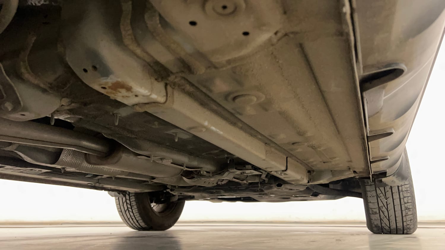 Used 2023 Hyundai Venue SX (O) 1.0 Turbo DCT Petrol Automatic extra REAR RIGHT UNDERBODY VIEW
