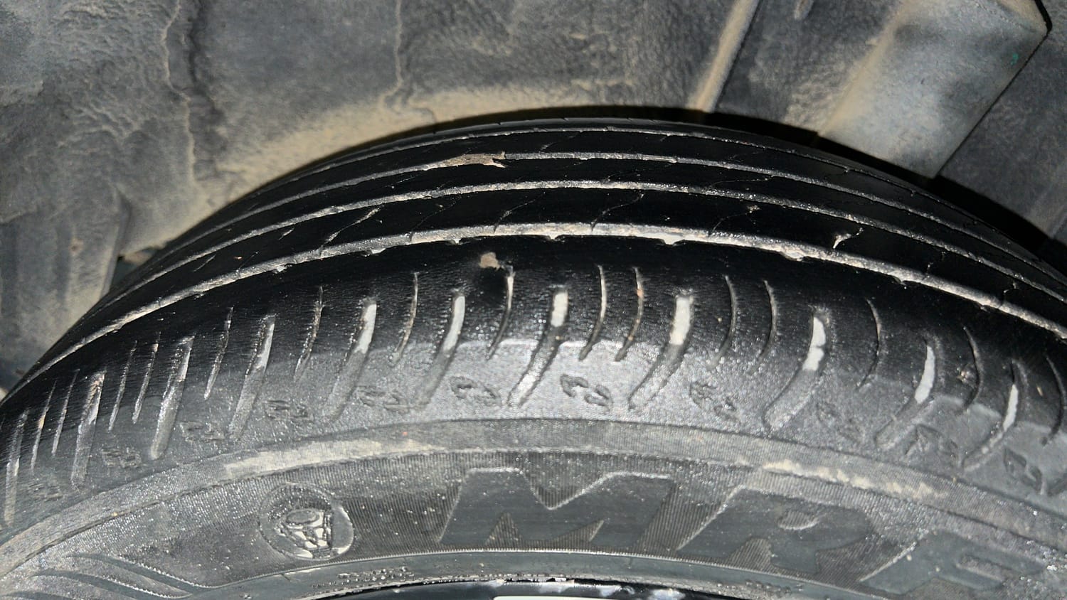 Used 2023 Nissan Magnite XV Executive Petrol Manual tyres LEFT REAR TYRE TREAD VIEW