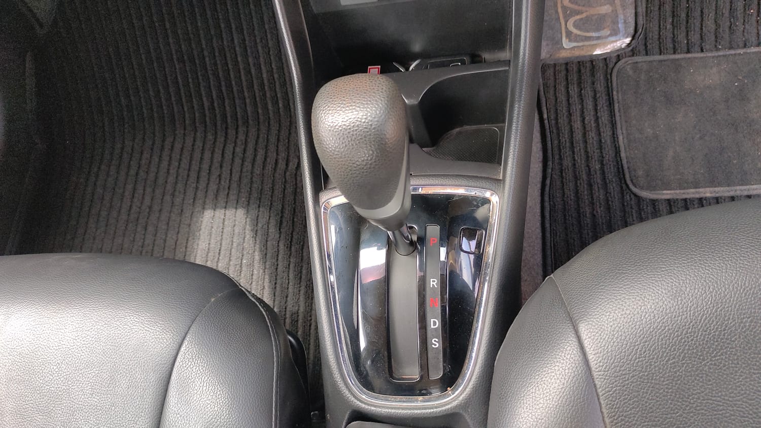 Used 2022 Honda Amaze VX CVT 1.2 Petrol Petrol Automatic interior GEAR  KNOB VIEW
