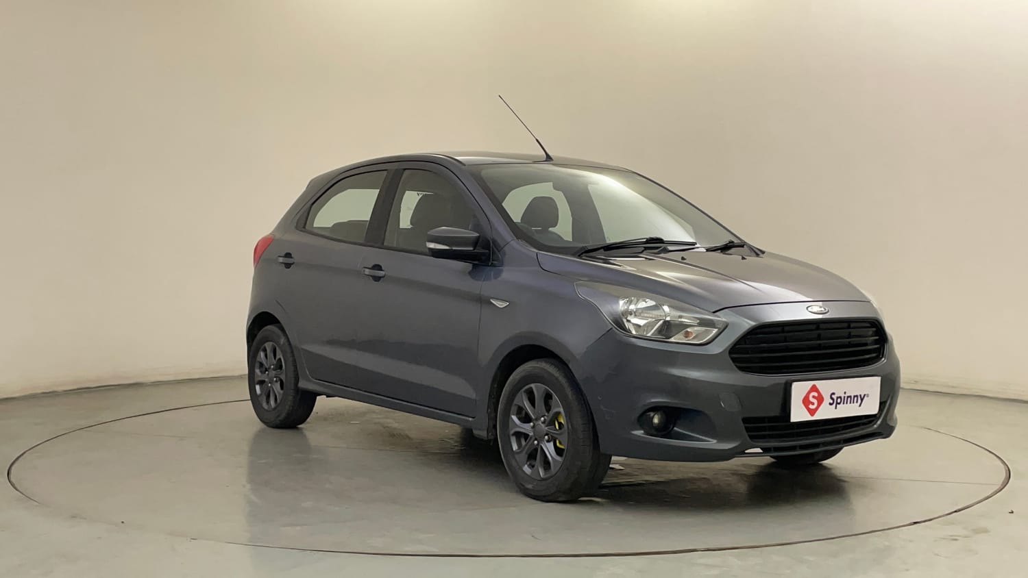 Used 2015 Ford Figo Trend 1.2 Ti-VCT Petrol Manual exterior RIGHT FRONT CORNER VIEW