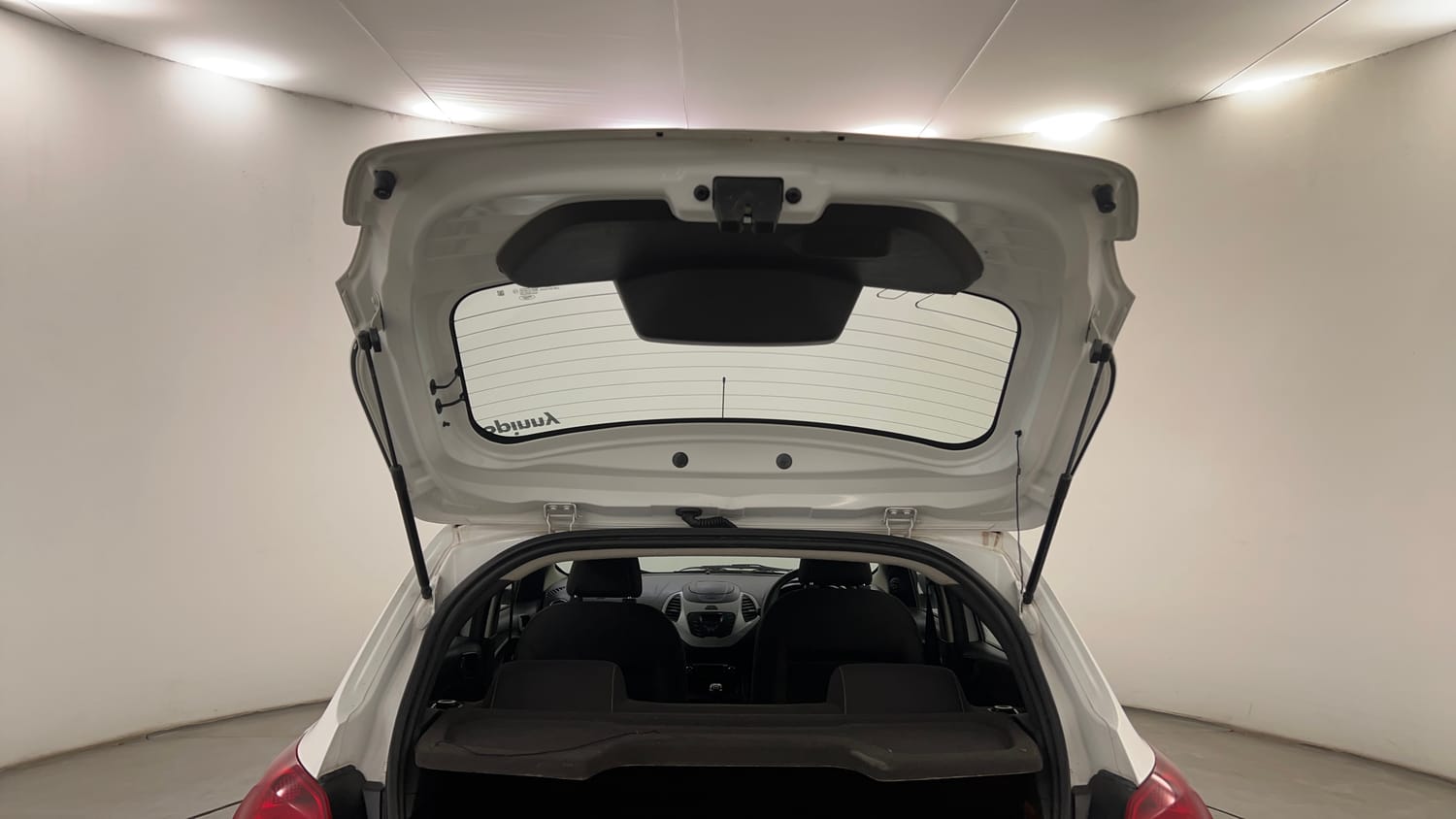 Used 2018 Ford Figo Titanium 1.2 Ti-VCT Petrol Manual interior DICKY DOOR OPEN VIEW