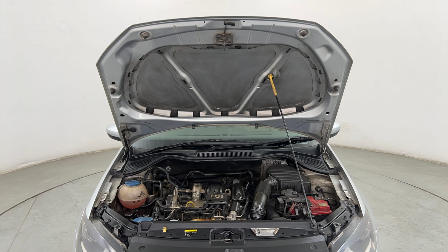 Used 2016 Volkswagen Vento Highline 1.2 (P) AT Petrol Automatic engine ENGINE & BONNET OPEN FRONT VIEW