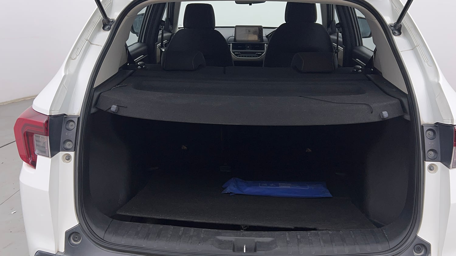 Used 2023 Honda Elevate VX MT Petrol Manual interior DICKY INSIDE VIEW