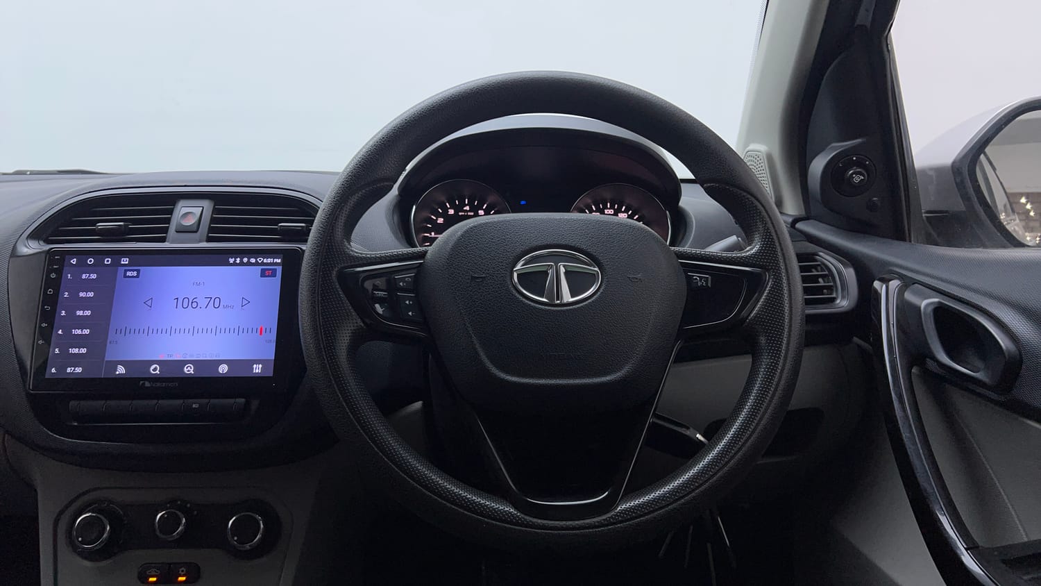 Used 2019 Tata Tiago Revotron XZ Petrol Manual interior STEERING VIEW