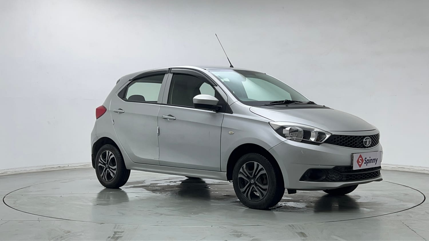 Used 2019 Tata Tiago Revotron XZ Petrol Manual exterior RIGHT FRONT CORNER VIEW