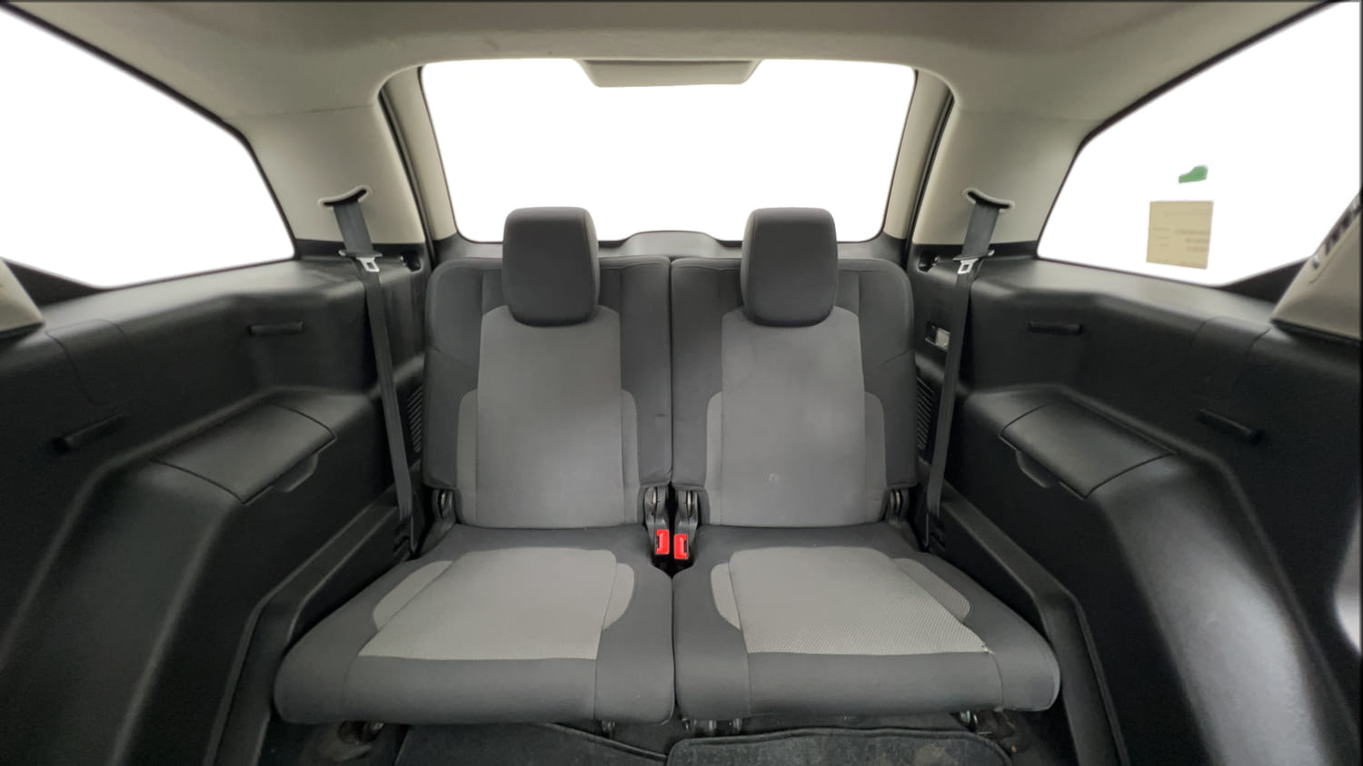 Used 2018 Tata Hexa XE 4x2 7 STR Diesel Manual interior THIRD ROW SEAT