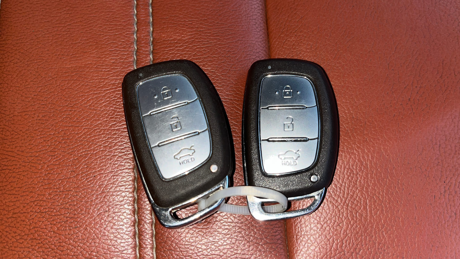 Used 2023 Hyundai Exter SX (O) Connect 1.2 AMT Dual Tone Petrol Automatic extra CAR KEY VIEW