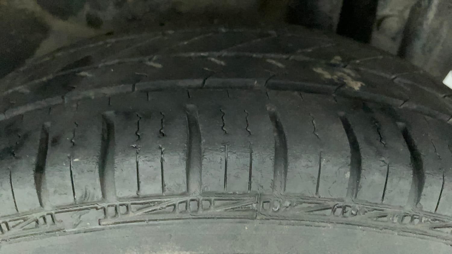 Used 2013 Maruti Suzuki Swift Dzire VXI Petrol Manual tyres LEFT REAR TYRE TREAD VIEW