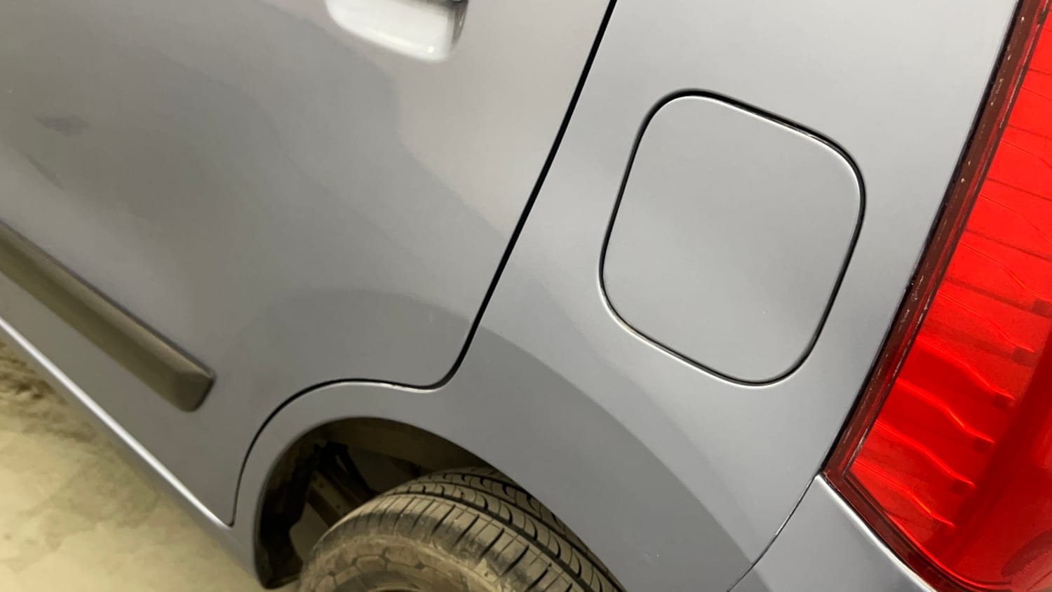 Used 2016 Maruti Suzuki Wagon R 1.0 VXI AMT Petrol Automatic dents MINOR SCRATCH