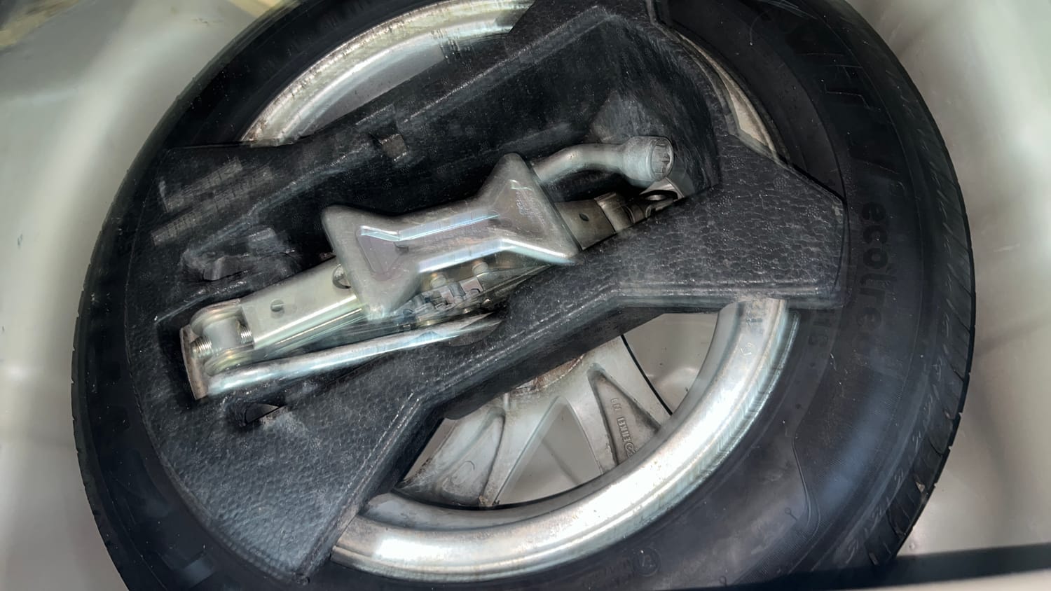 Used 2014 Maruti Suzuki Celerio VXi AMT Petrol Automatic tyres SPARE TYRE VIEW