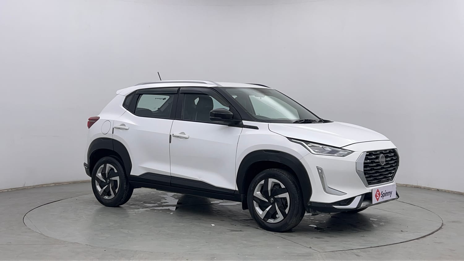 Used 2021 Nissan Magnite XL Petrol Manual exterior RIGHT FRONT CORNER VIEW