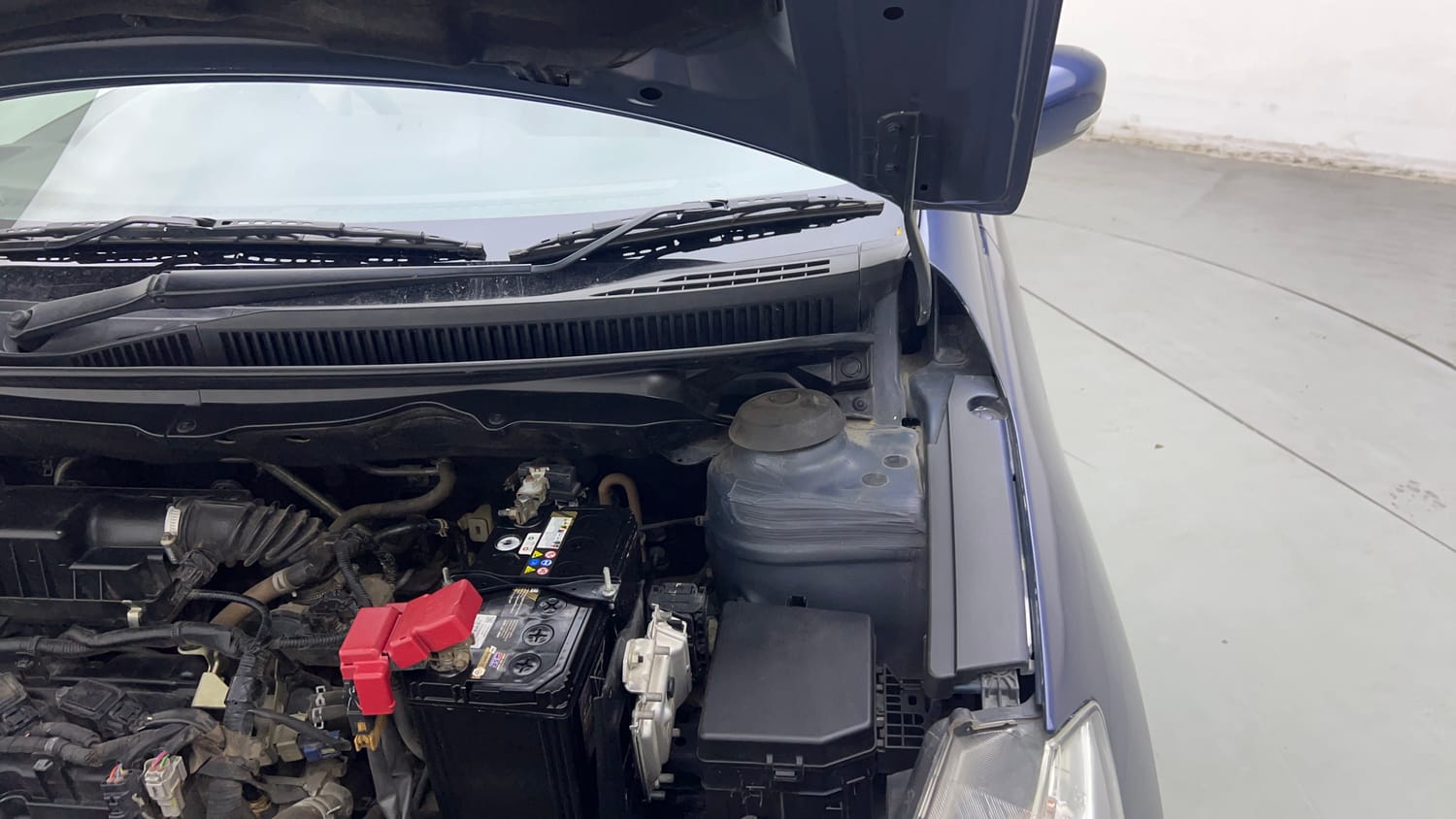 Used 2018 Maruti Suzuki Ciaz Delta Hybrid 1.5 AT Petrol Automatic engine ENGINE LEFT SIDE HINGE & APRON VIEW