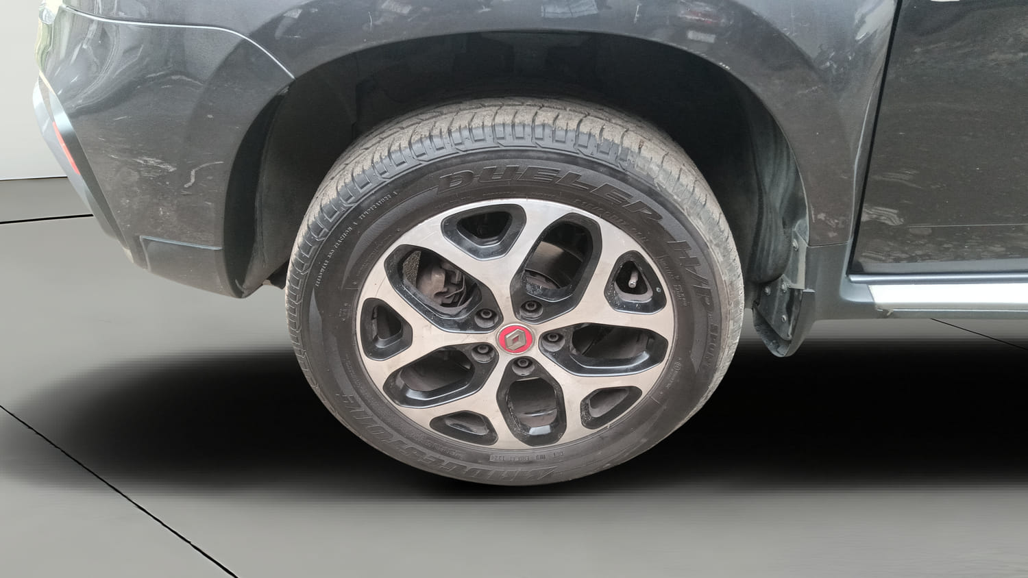 Used 2021 Renault Duster RXZ 1.3 Turbo Petrol CVT Petrol Automatic tyres LEFT FRONT TYRE RIM VIEW