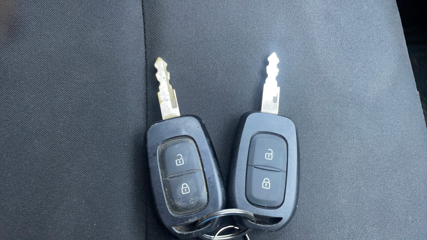 Used 2018 Renault Kwid 1.0 RXT AMT Opt Petrol Automatic extra CAR KEY VIEW