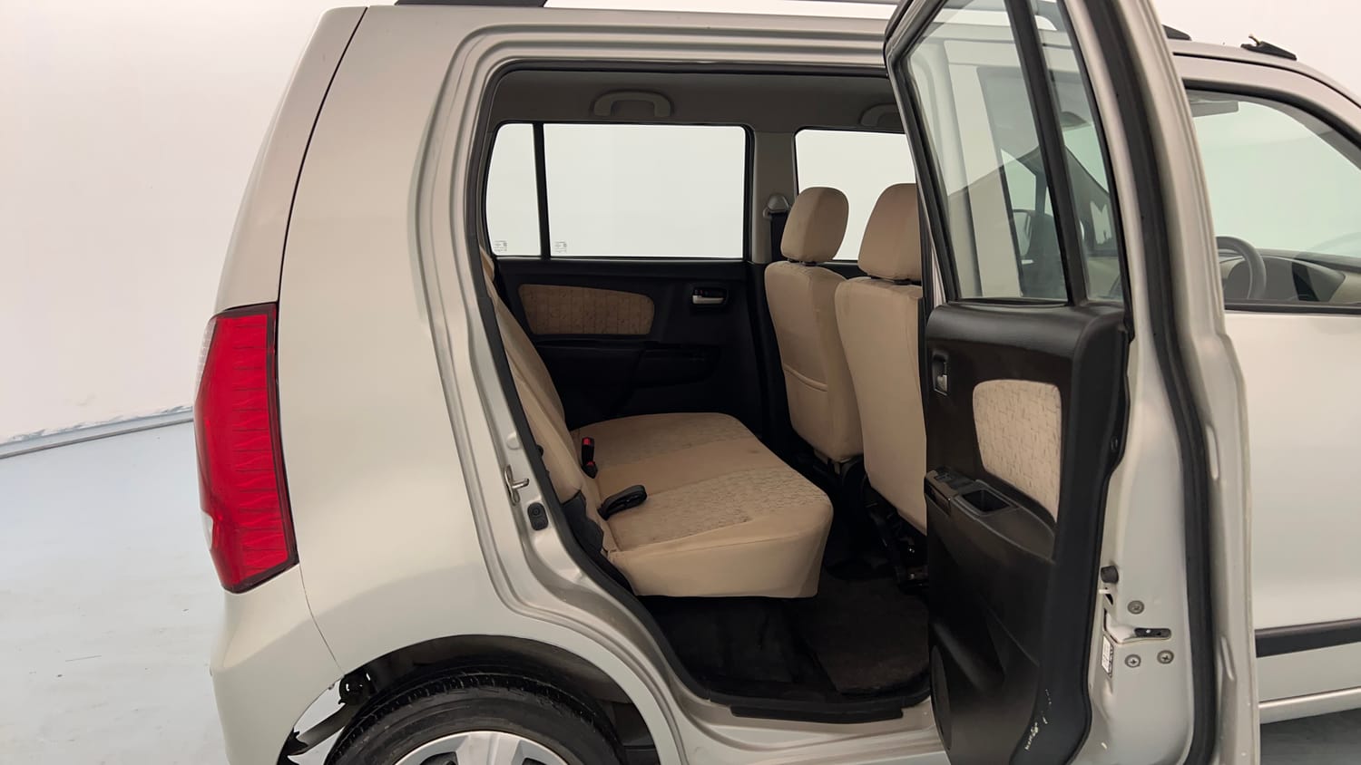 Used 2018 Maruti Suzuki Wagon R 1.0 VXI AMT Petrol Automatic interior RIGHT SIDE REAR DOOR CABIN VIEW