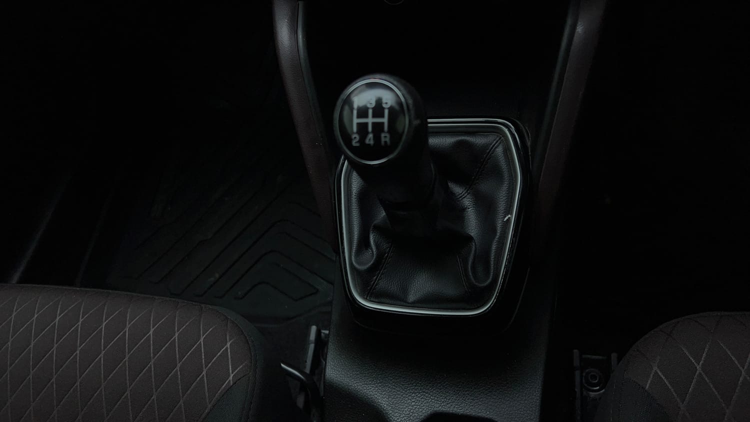 Used 2023 Maruti Suzuki Grand Vitara Zeta Smart Hybrid Petrol Manual interior GEAR  KNOB VIEW