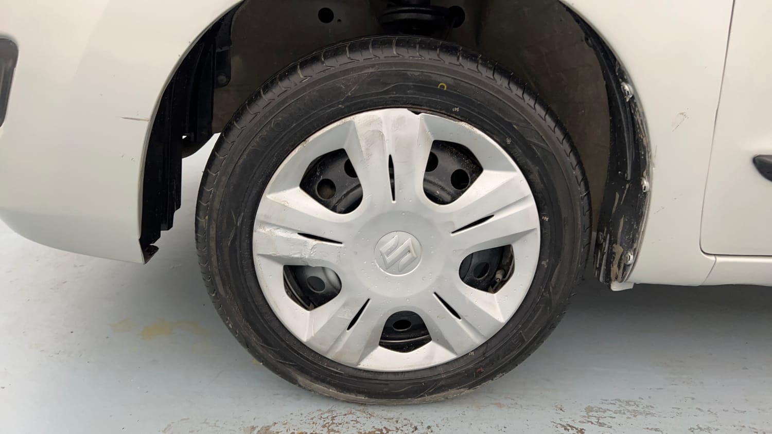 Used 2018 Maruti Suzuki Wagon R 1.0 VXI AMT Petrol Automatic tyres LEFT FRONT TYRE RIM VIEW