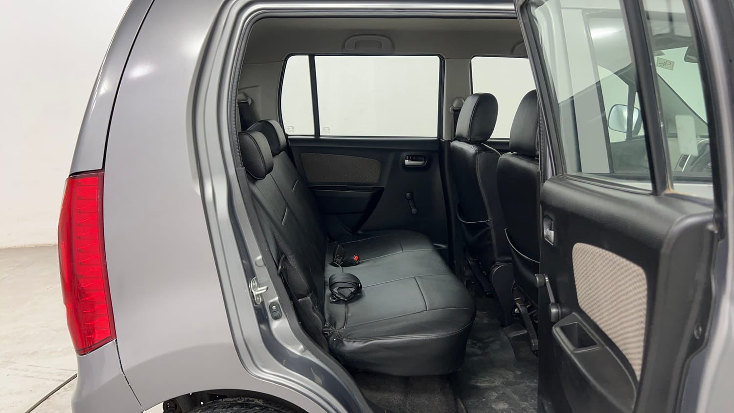 Used 2014 Maruti Suzuki Wagon R LXI CNG Cng Manual interior RIGHT SIDE REAR DOOR CABIN VIEW