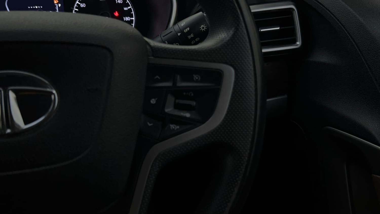 Used 2021 Tata Harrier XZA Plus Dual Tone Diesel Automatic top_features Cruise control