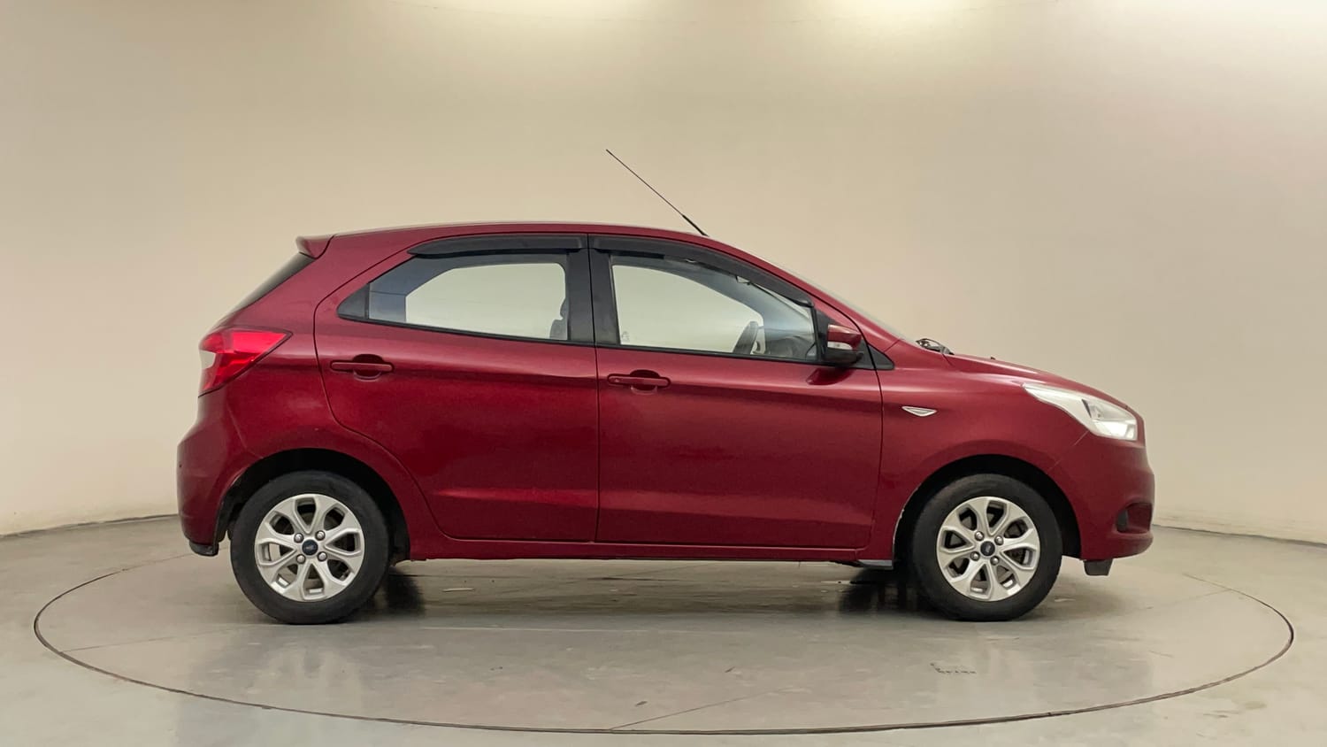 Used 2016 Ford Figo Trend 1.2 Ti-VCT Petrol Manual exterior RIGHT SIDE VIEW