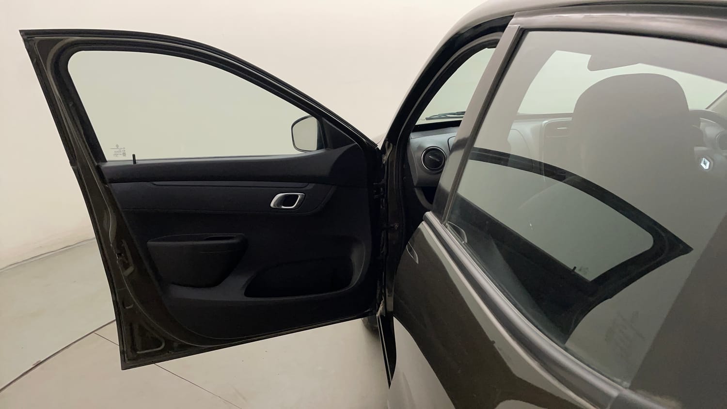 Used 2019 Renault Kwid RXT Opt Petrol Manual interior LEFT FRONT DOOR OPEN VIEW