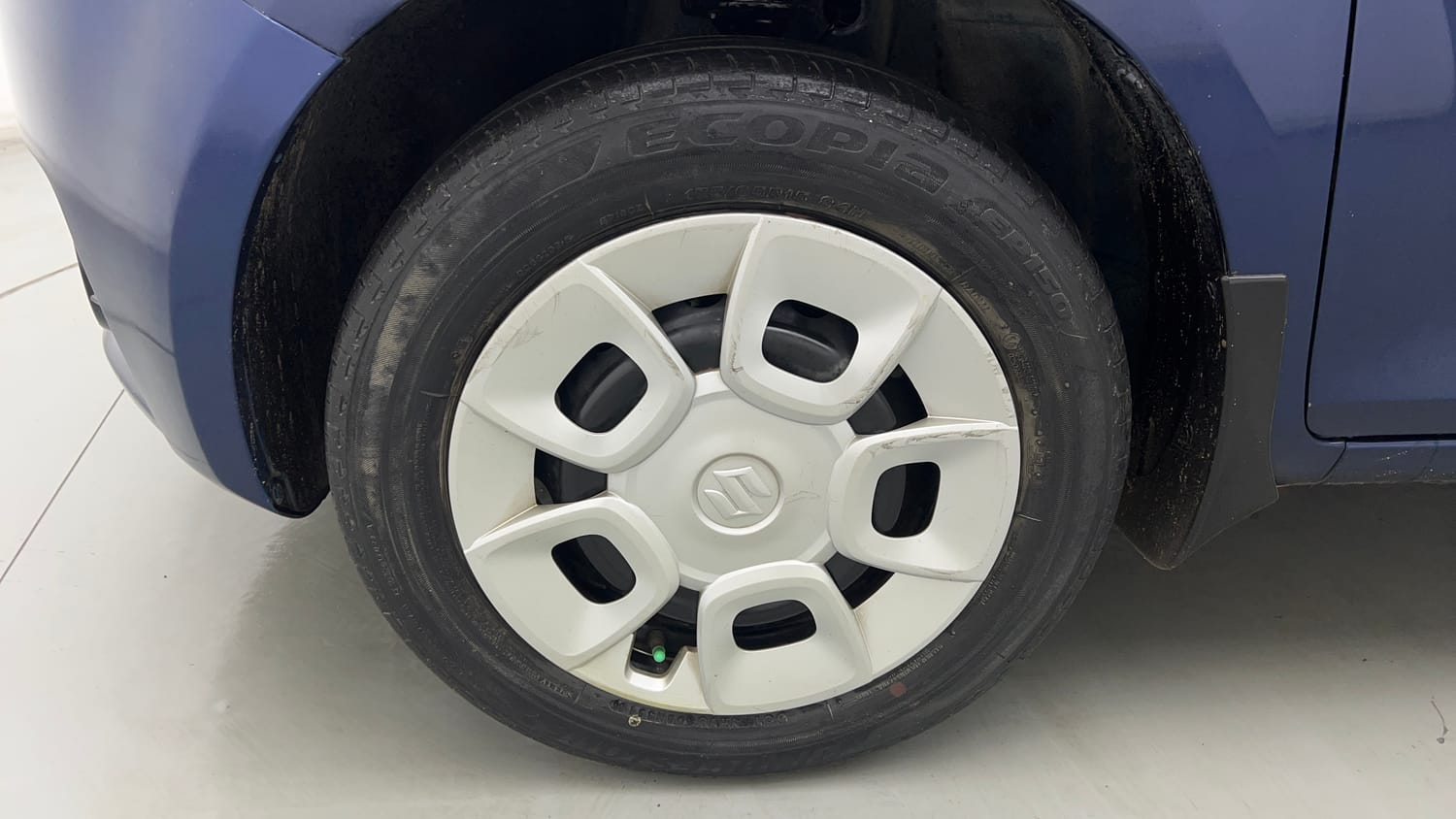 Used 2019 Maruti Suzuki Ignis Delta 1.2 MT Petrol Manual tyres LEFT FRONT TYRE RIM VIEW