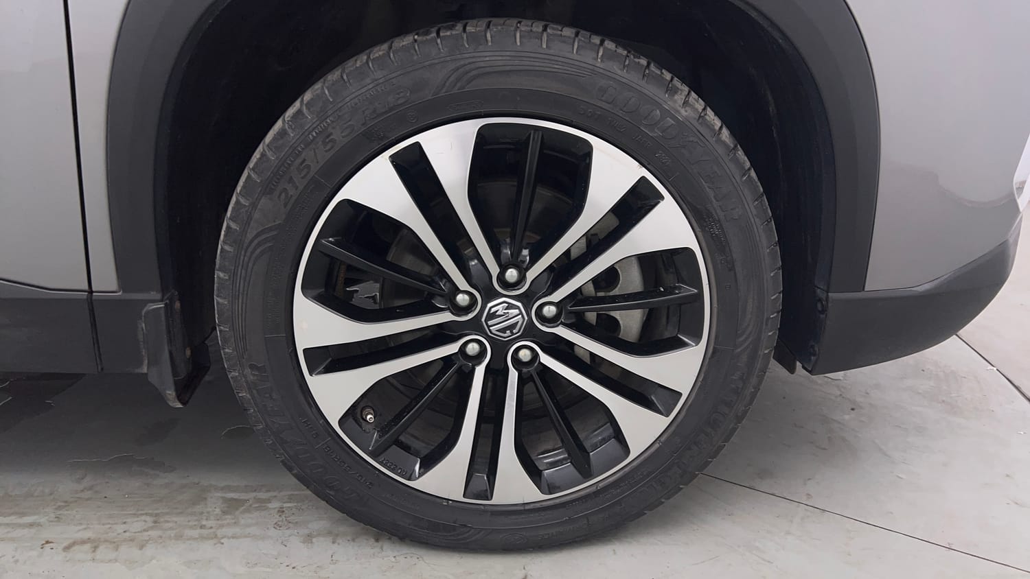 Used 2021 MG Motors Hector Sharp 1.5 Petrol Turbo DCT Petrol Automatic tyres RIGHT FRONT TYRE RIM VIEW