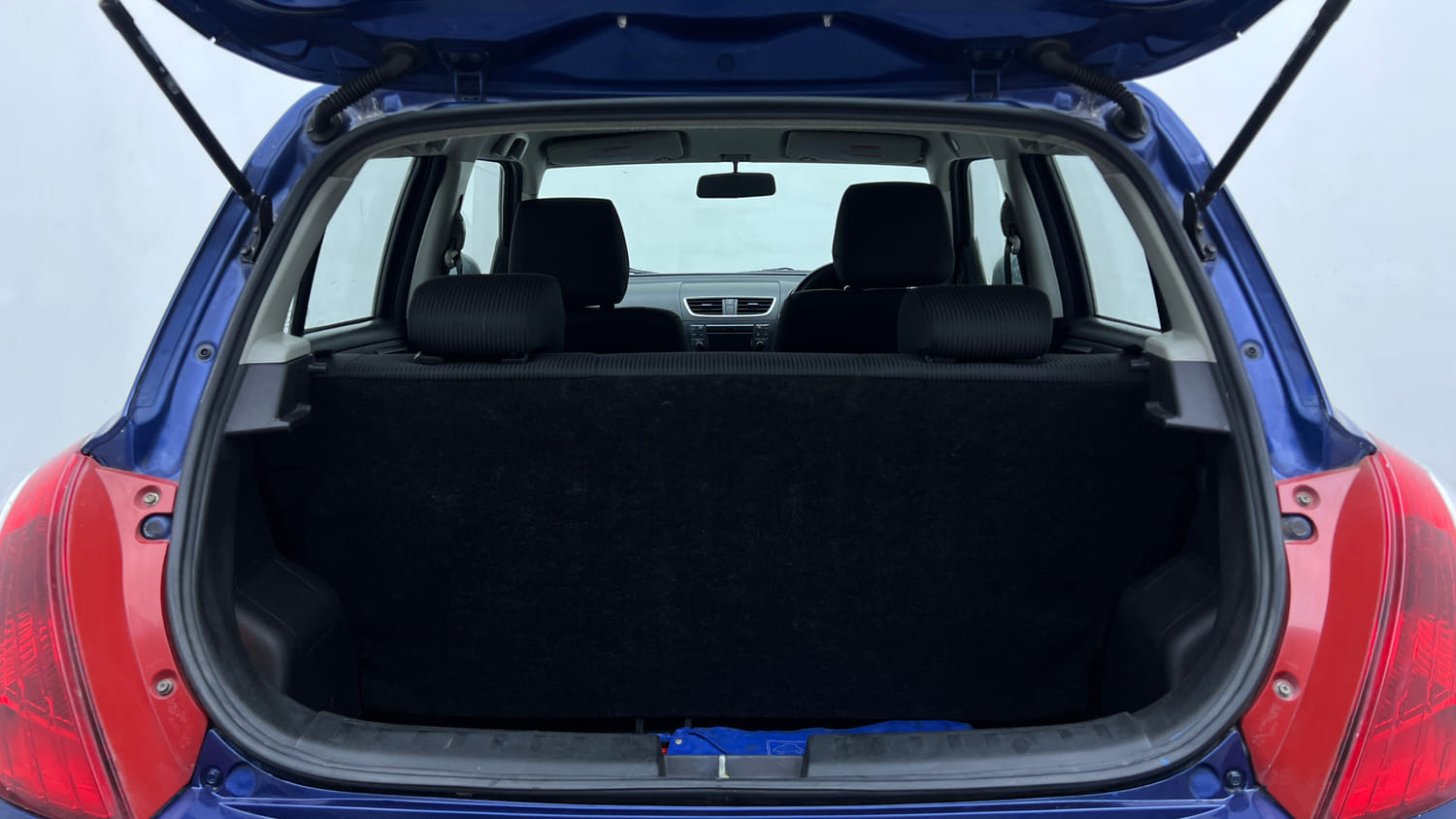 Used 2012 Maruti Suzuki Swift ZDi Diesel Manual interior DICKY INSIDE VIEW