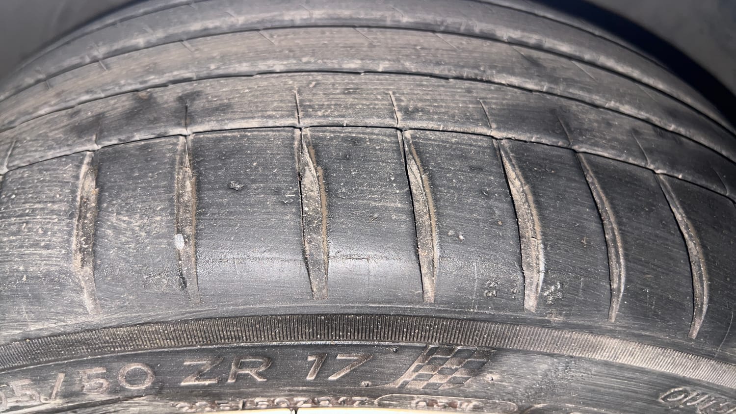 Used 2018 Ford EcoSport Titanium + 1.5L Ti-VCT AT Petrol Automatic tyres LEFT FRONT TYRE TREAD VIEW