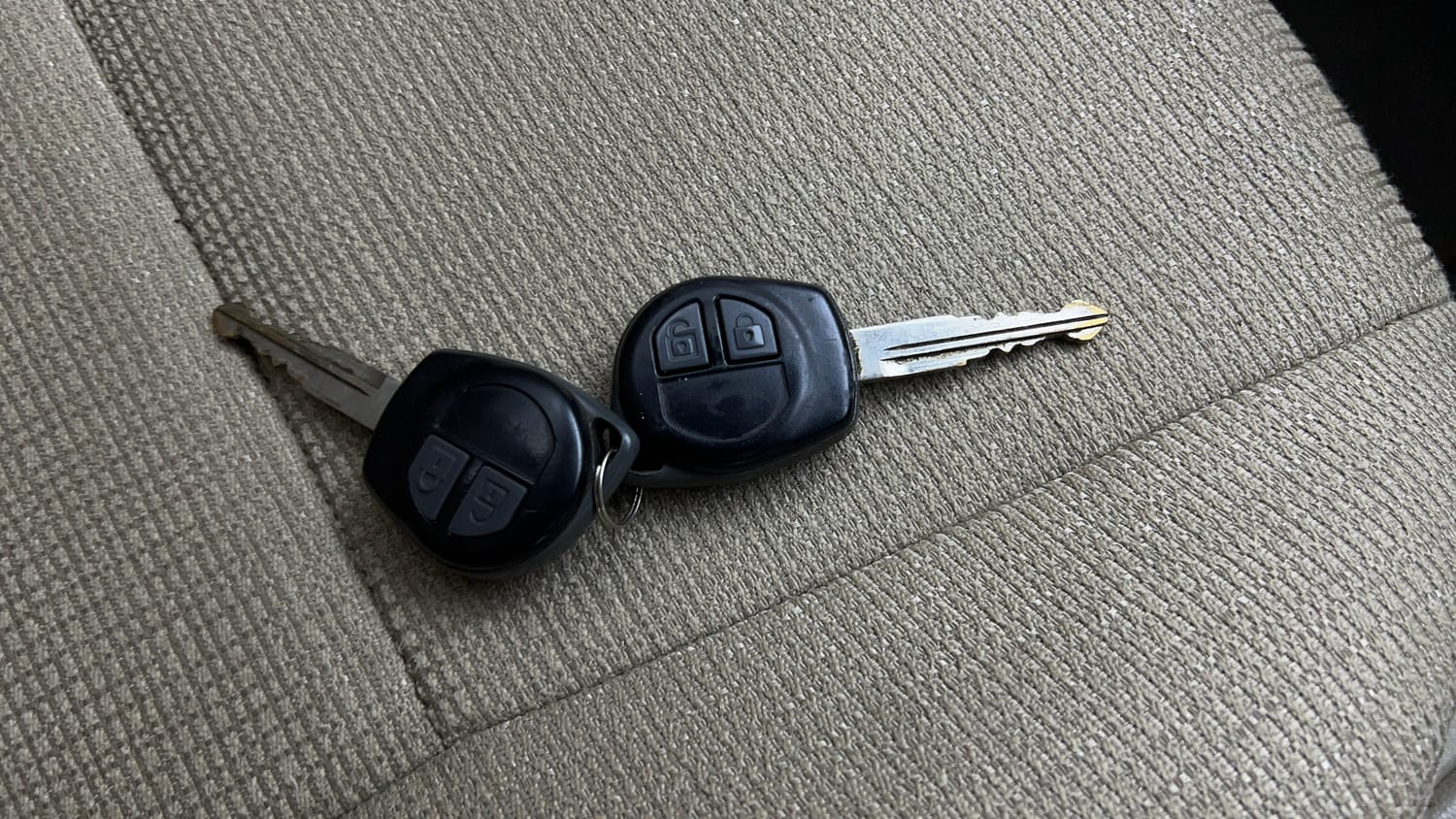 Used 2016 Maruti Suzuki Swift Dzire VXI Petrol Manual extra CAR KEY VIEW