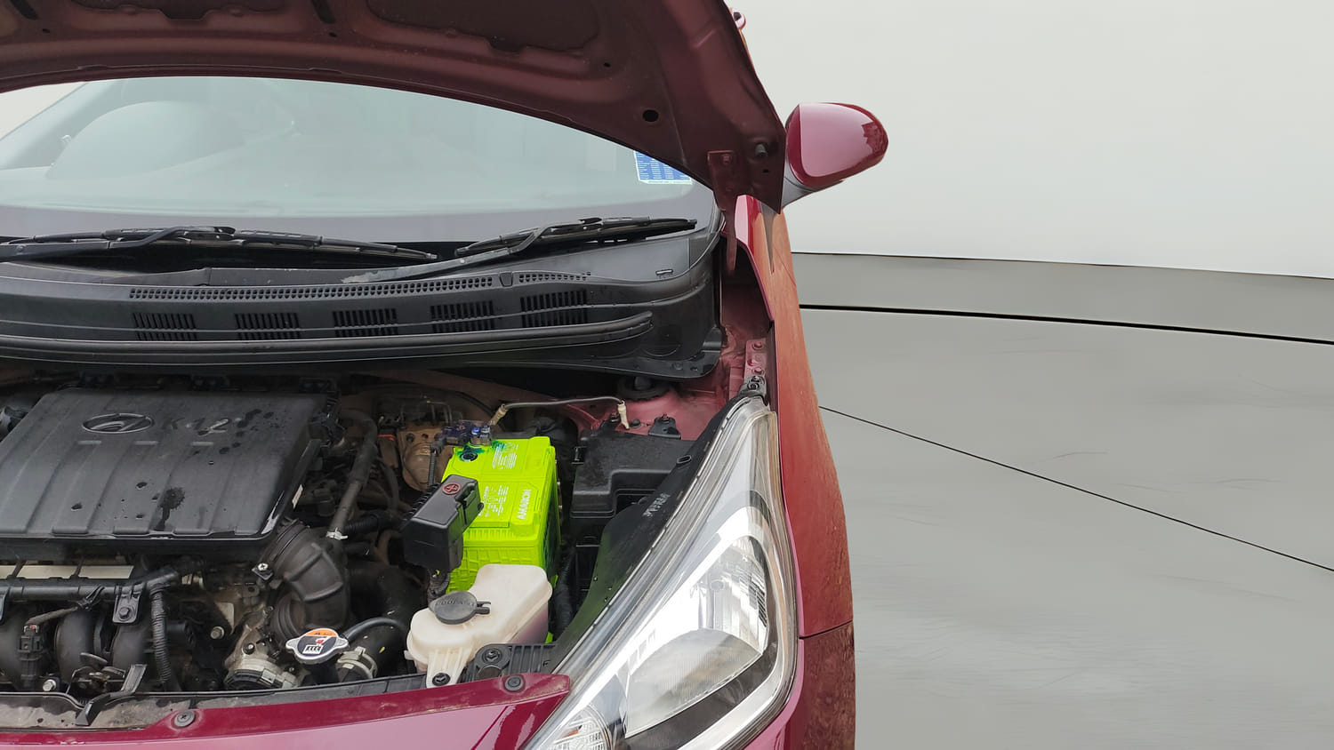 Used 2017 Hyundai Xcent SX 1.2 Petrol Manual engine ENGINE LEFT SIDE HINGE & APRON VIEW