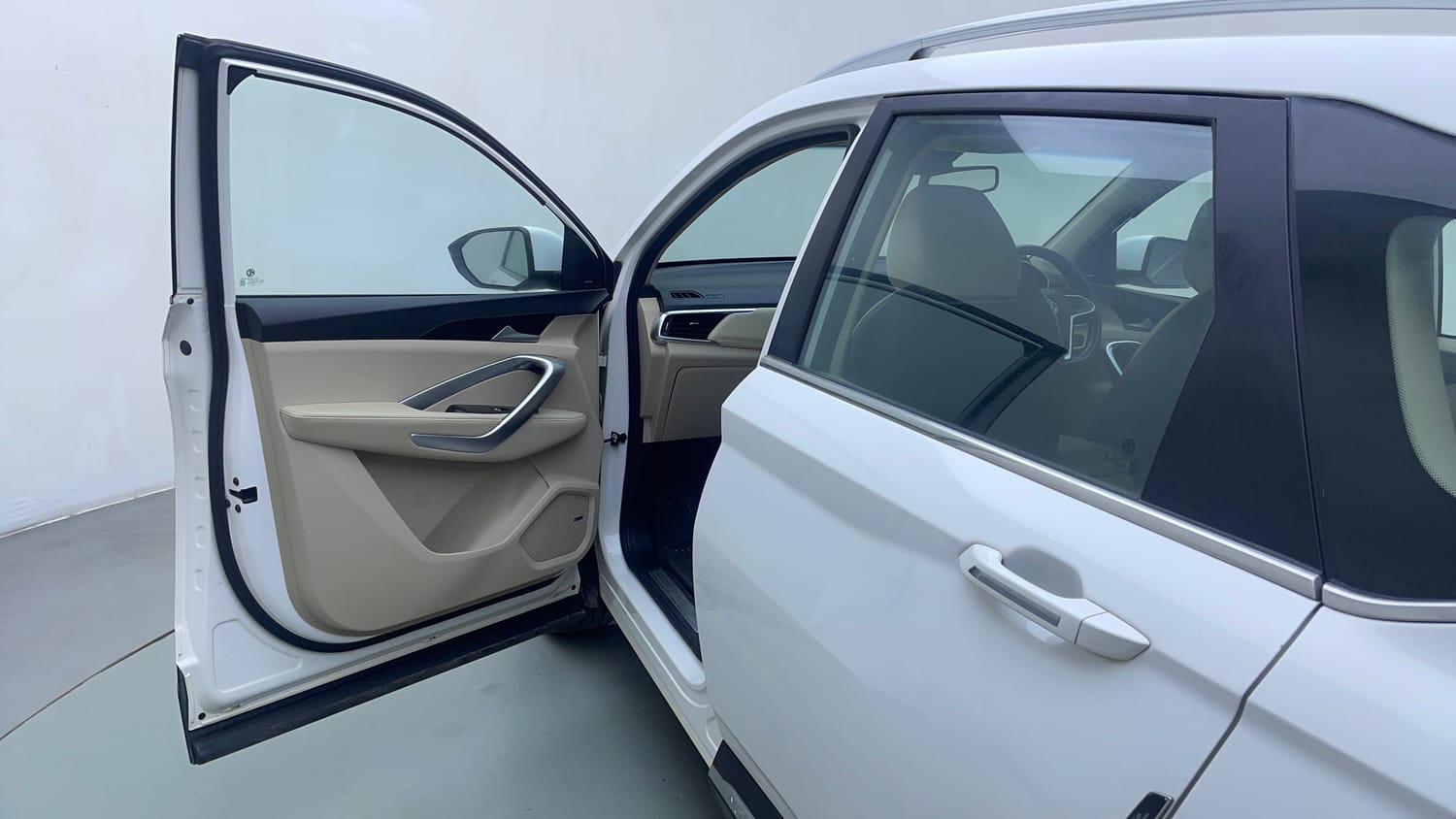 Used 2022 MG Motors Hector Sharp 1.5 Petrol CVT Petrol Automatic interior LEFT FRONT DOOR OPEN VIEW