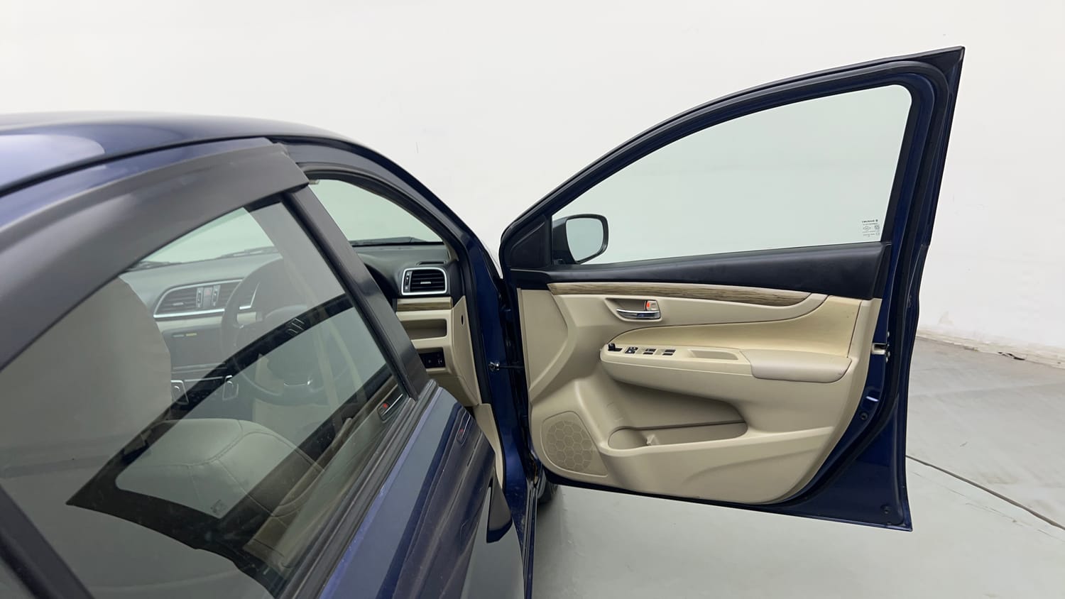 Used 2018 Maruti Suzuki Ciaz Delta Hybrid 1.5 AT Petrol Automatic interior RIGHT FRONT DOOR OPEN VIEW
