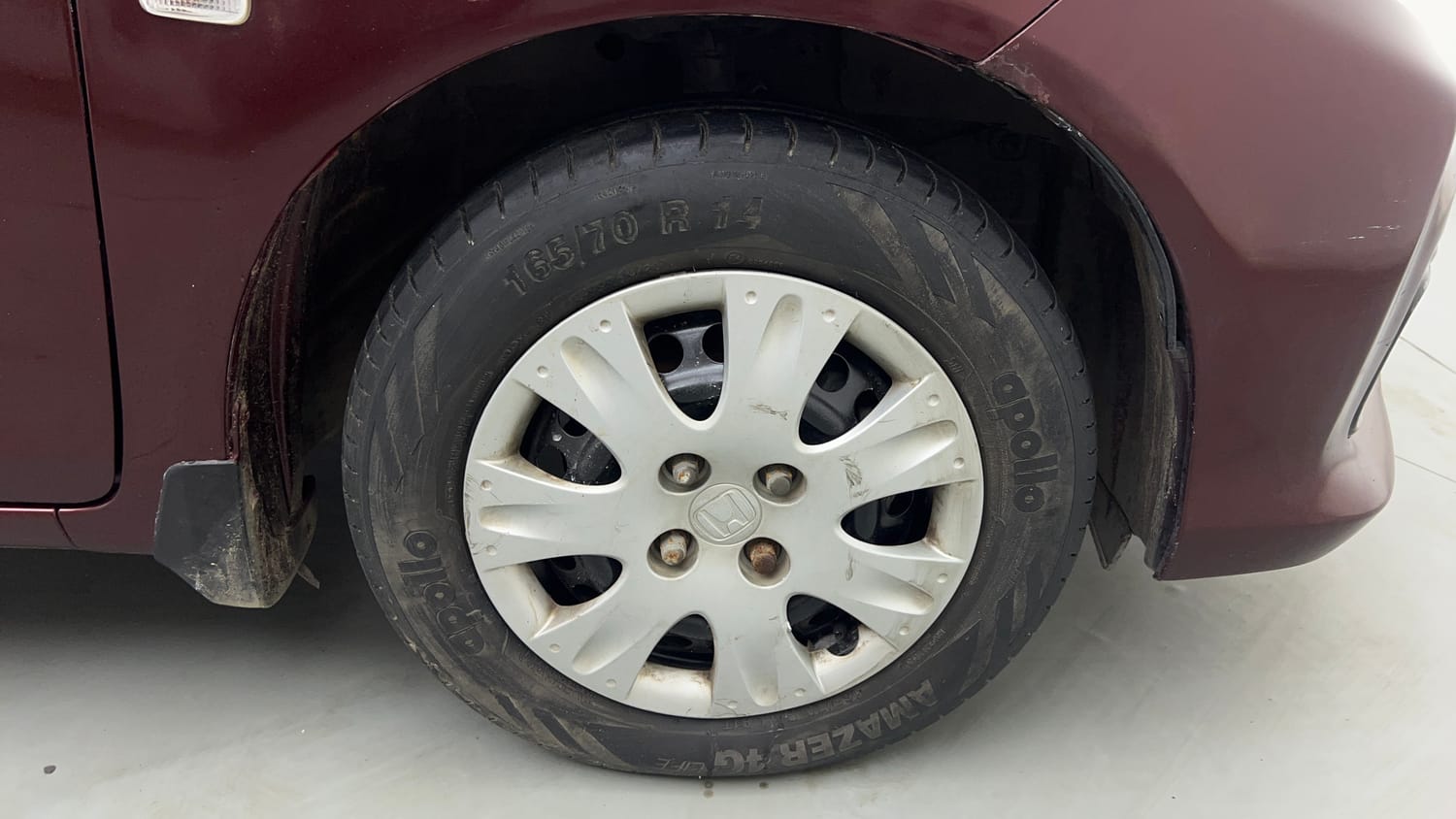 Used 2016 Honda Amaze 1.2 S i-VTEC Petrol Manual tyres RIGHT FRONT TYRE RIM VIEW