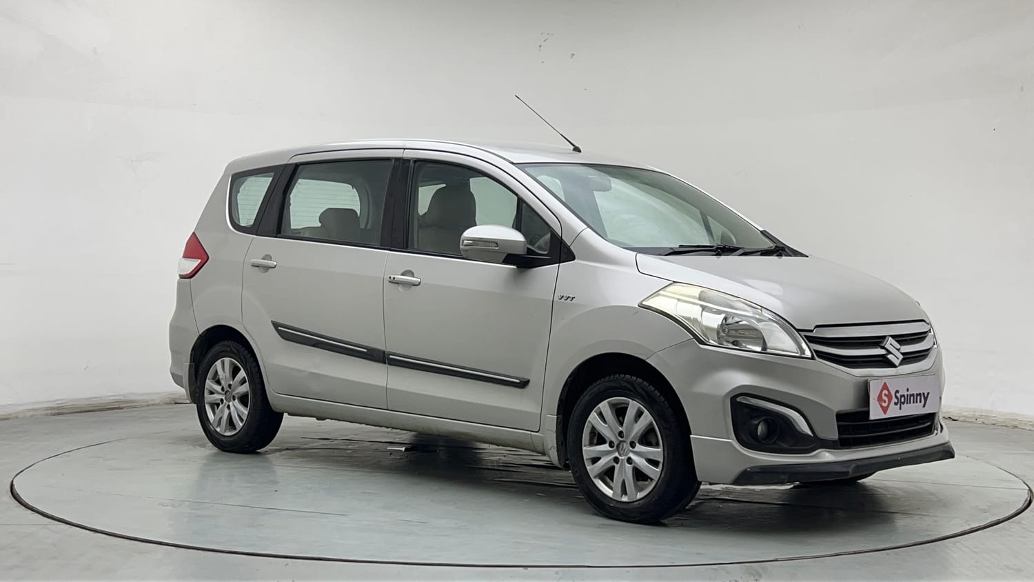Used 2018 Maruti Suzuki Ertiga ZXI+ Petrol Manual exterior RIGHT FRONT CORNER VIEW
