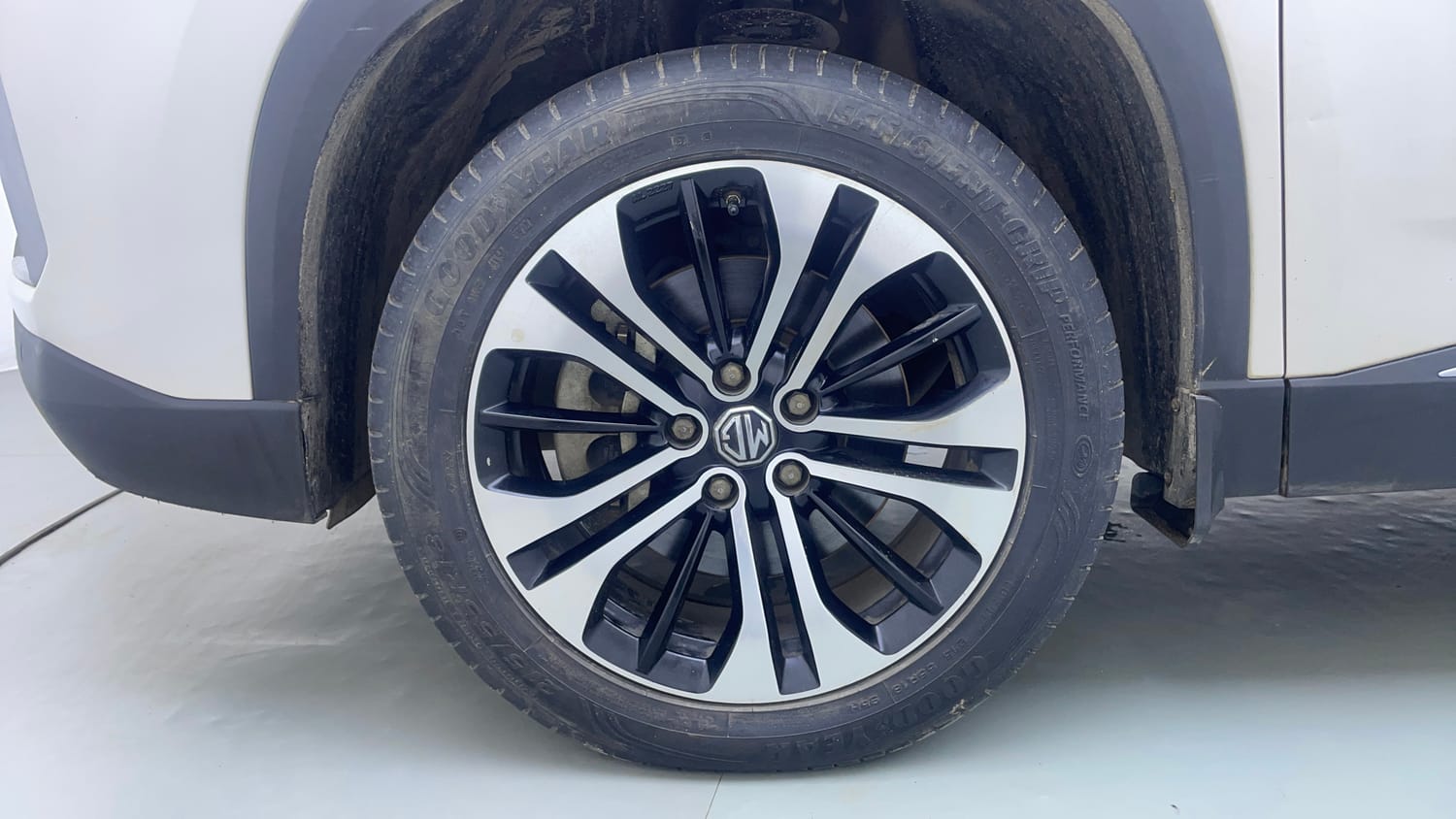 Used 2022 MG Motors Hector Sharp 1.5 Petrol CVT Petrol Automatic tyres LEFT FRONT TYRE RIM VIEW