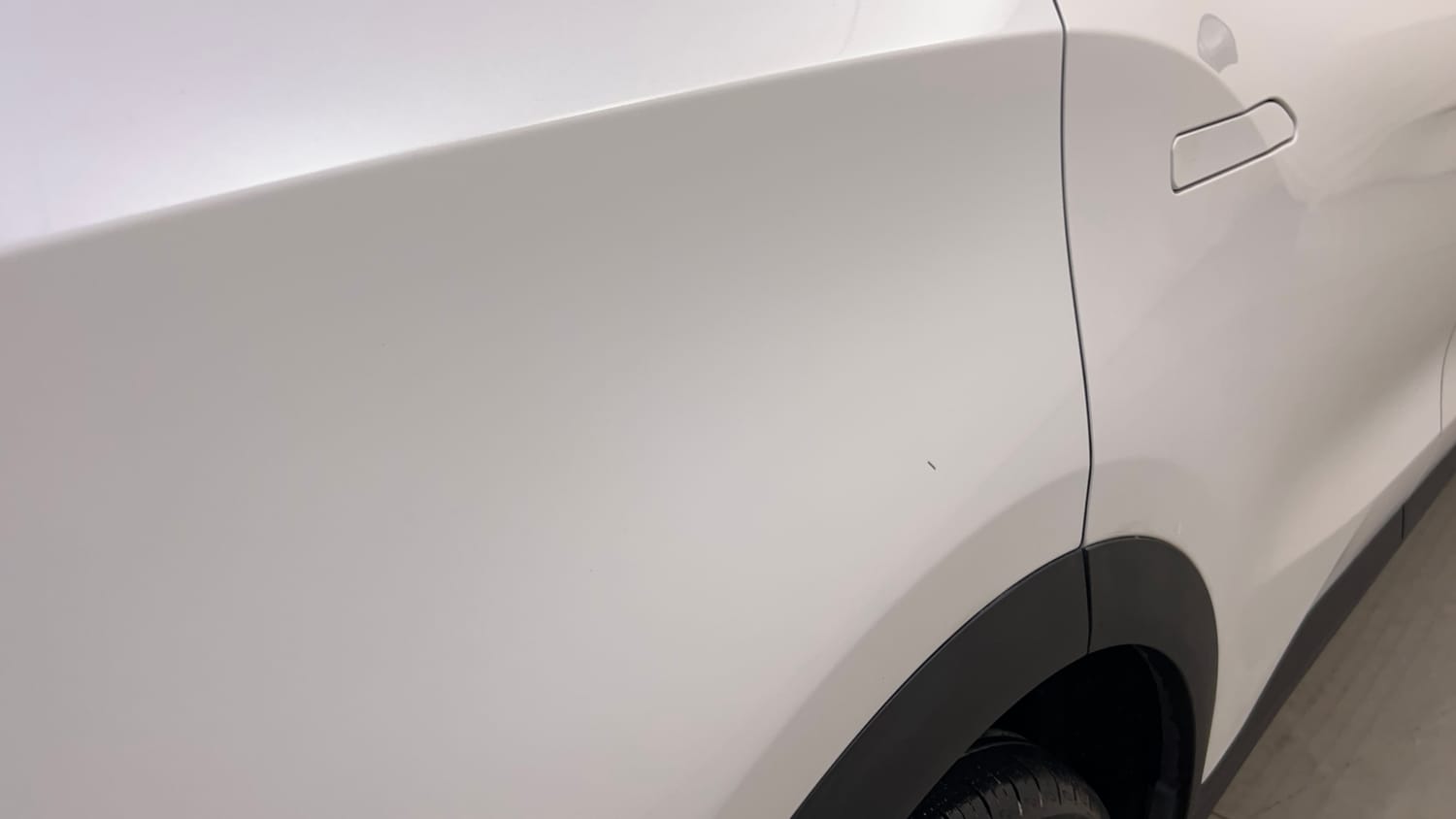 Used 2024 Mahindra XUV700 AX 5 Petrol AT 5 STR Petrol Automatic dents MINOR SCRATCH