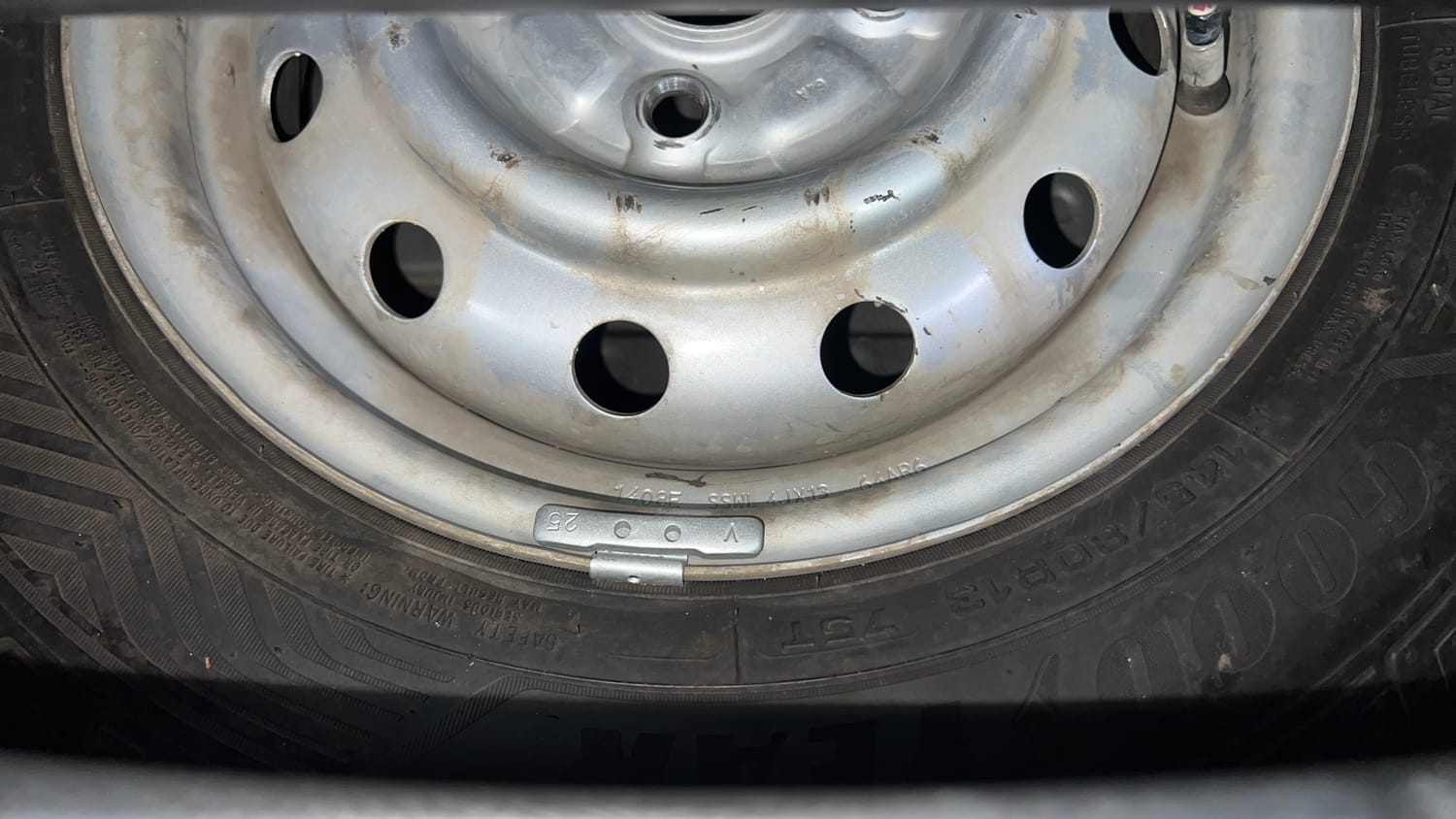 Used 2014 Maruti Suzuki Wagon R LXI CNG Cng Manual tyres SPARE TYRE VIEW