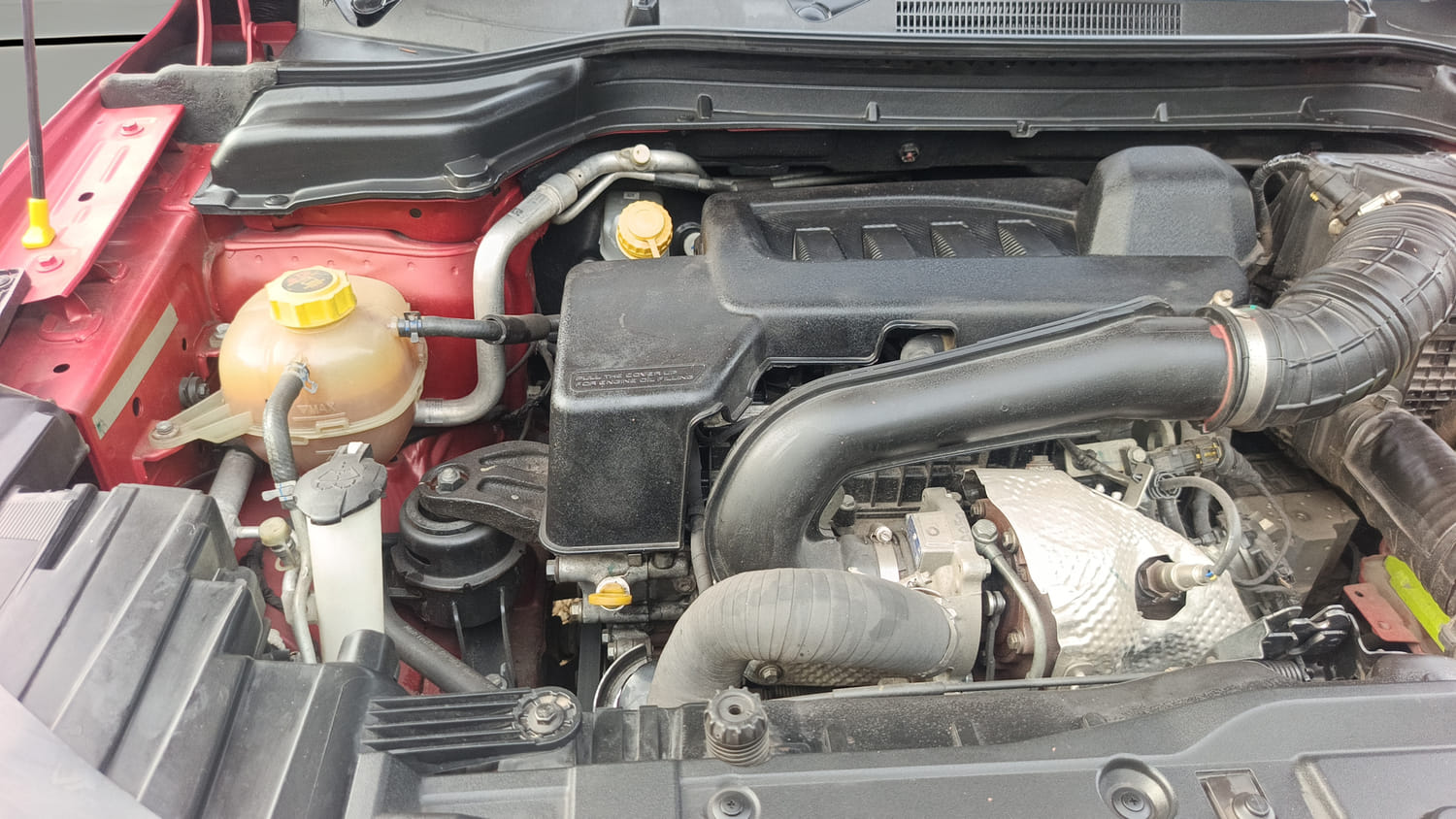Used 2022 Mahindra XUV 300 W8 (O) 1.5 Diesel AMT Diesel Automatic engine ENGINE RIGHT SIDE VIEW