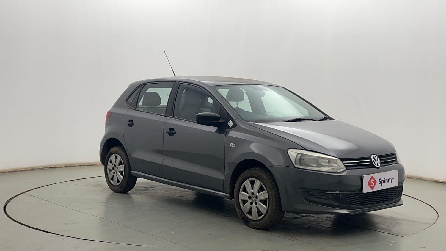 Used 2013 Volkswagen Polo Trendline 1.2L (P) Petrol Manual exterior RIGHT FRONT CORNER VIEW