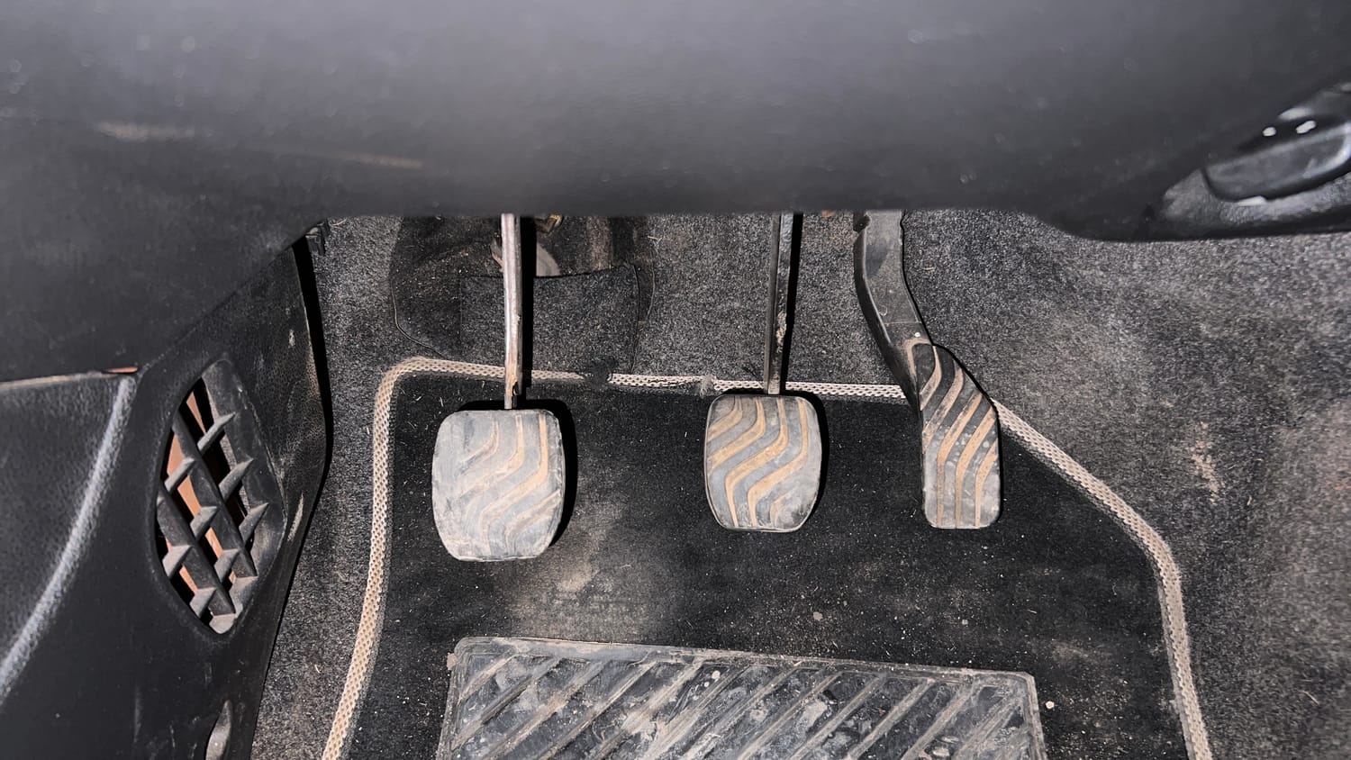 Used 2018 renault Kwid 1.0 RXL Anniversary Edition Petrol Manual interior PEDALS VIEW