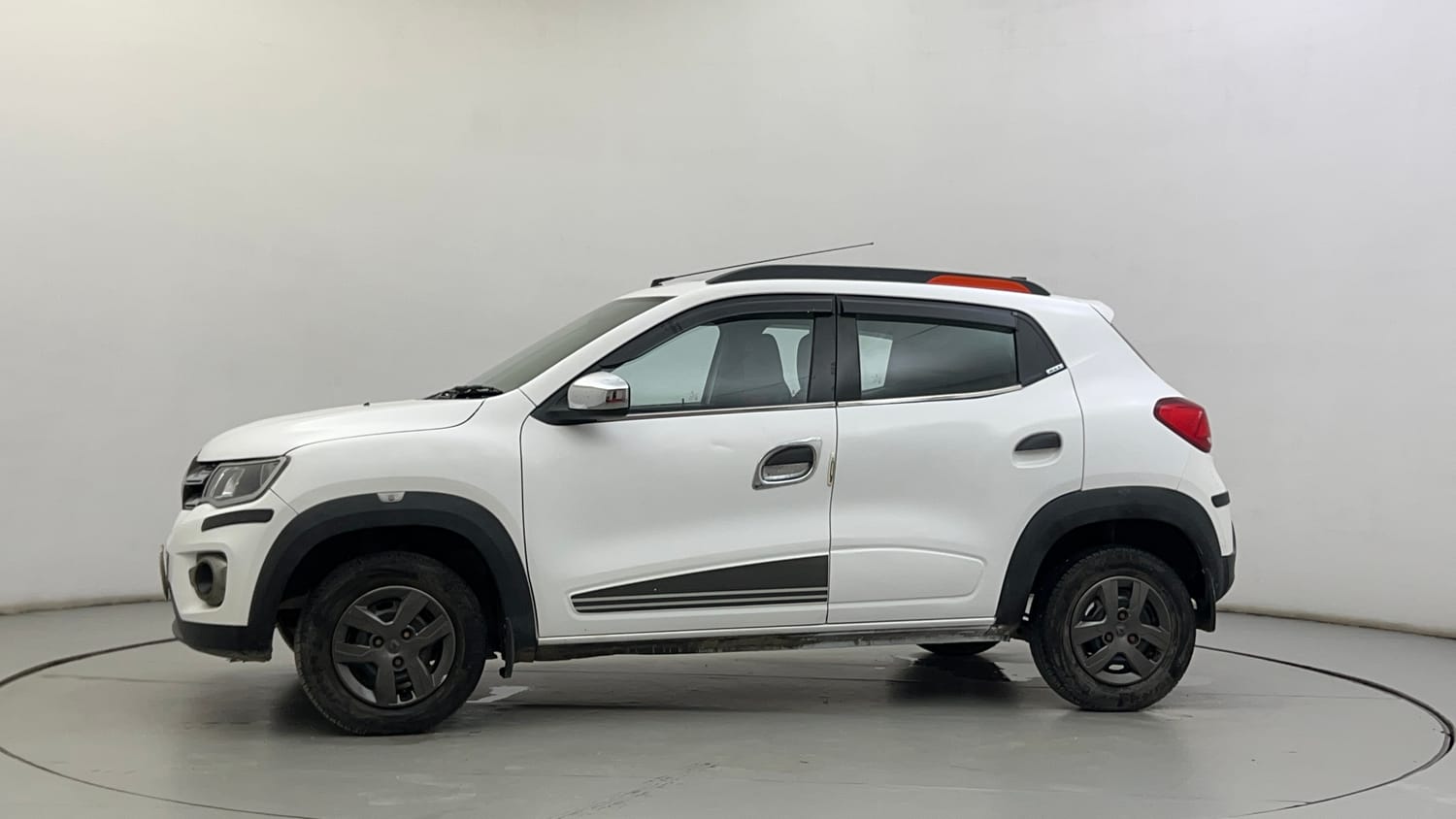 Used 2018 Renault Kwid RXT (O) 1.0 SCE Edition Petrol Manual exterior LEFT SIDE VIEW